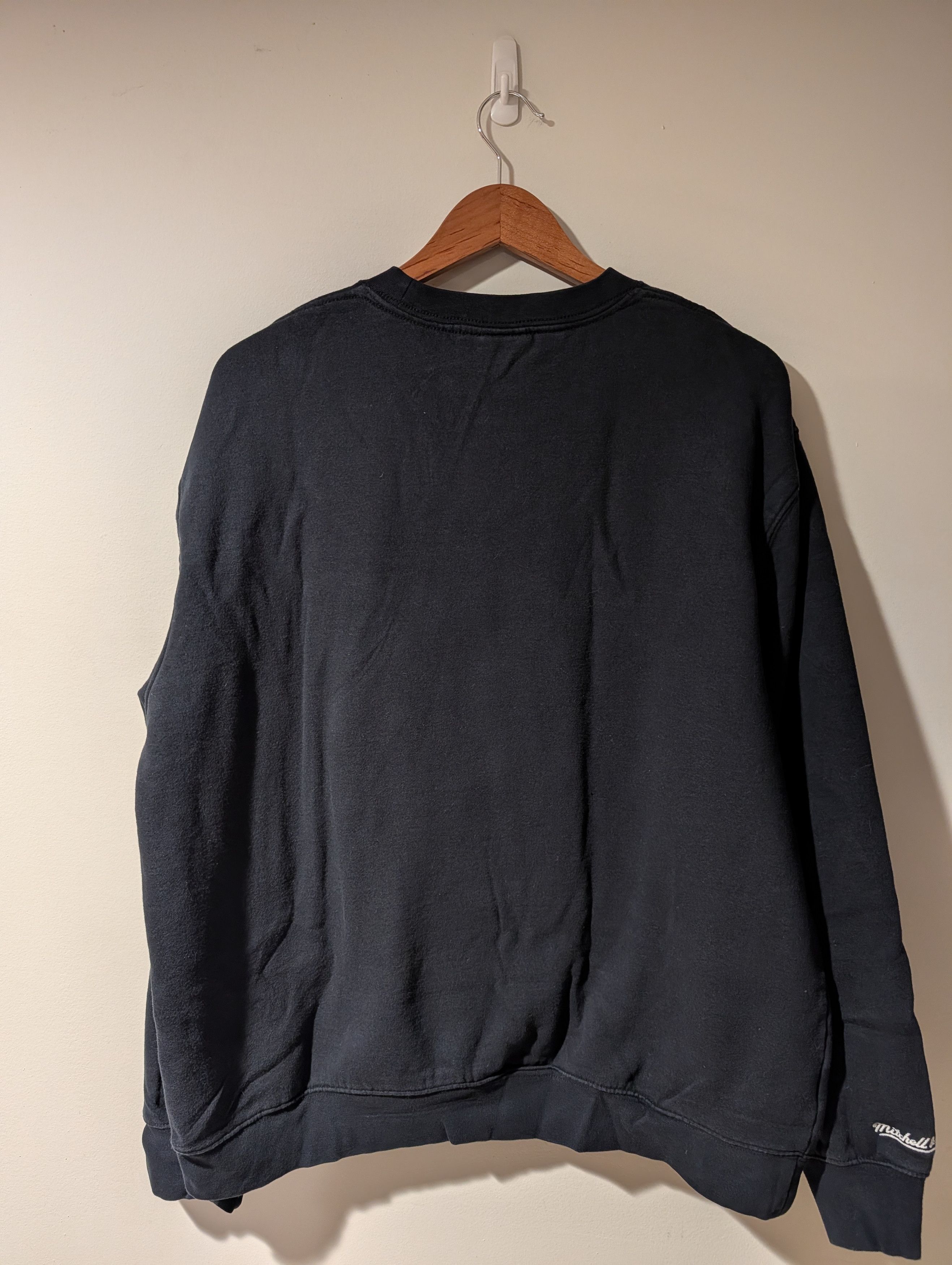 Mitchell & Ness Mitchell and Ness Miami Dolphins Crewneck Sweatshirt Logo Size US XXL / EU 58 / 5 - 6 Thumbnail