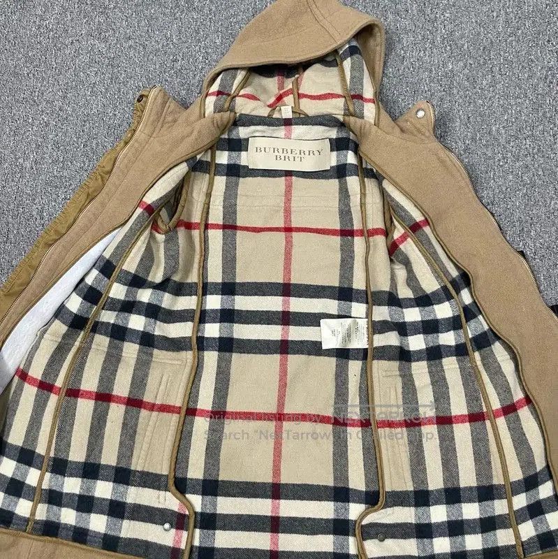 Burberry Burberry Khaki Wool Duffle Coat for Women. Size M / US 6-8 / IT 42-44 - 2 Thumbnail