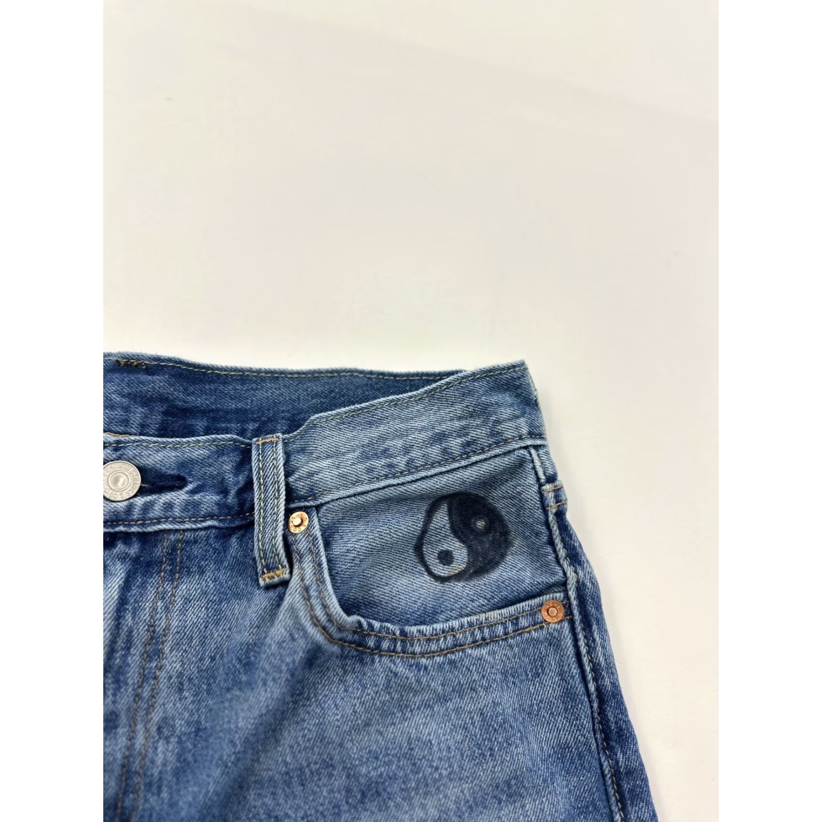 Levi's Levis 551 Jeans Mens 30 x 30 Blue Classic Straight 5-Pocket Denim USA 90s City Licensed Premium Jeans Mens Blue Vector Art Size US 30 / EU 46 - 5 Thumbnail
