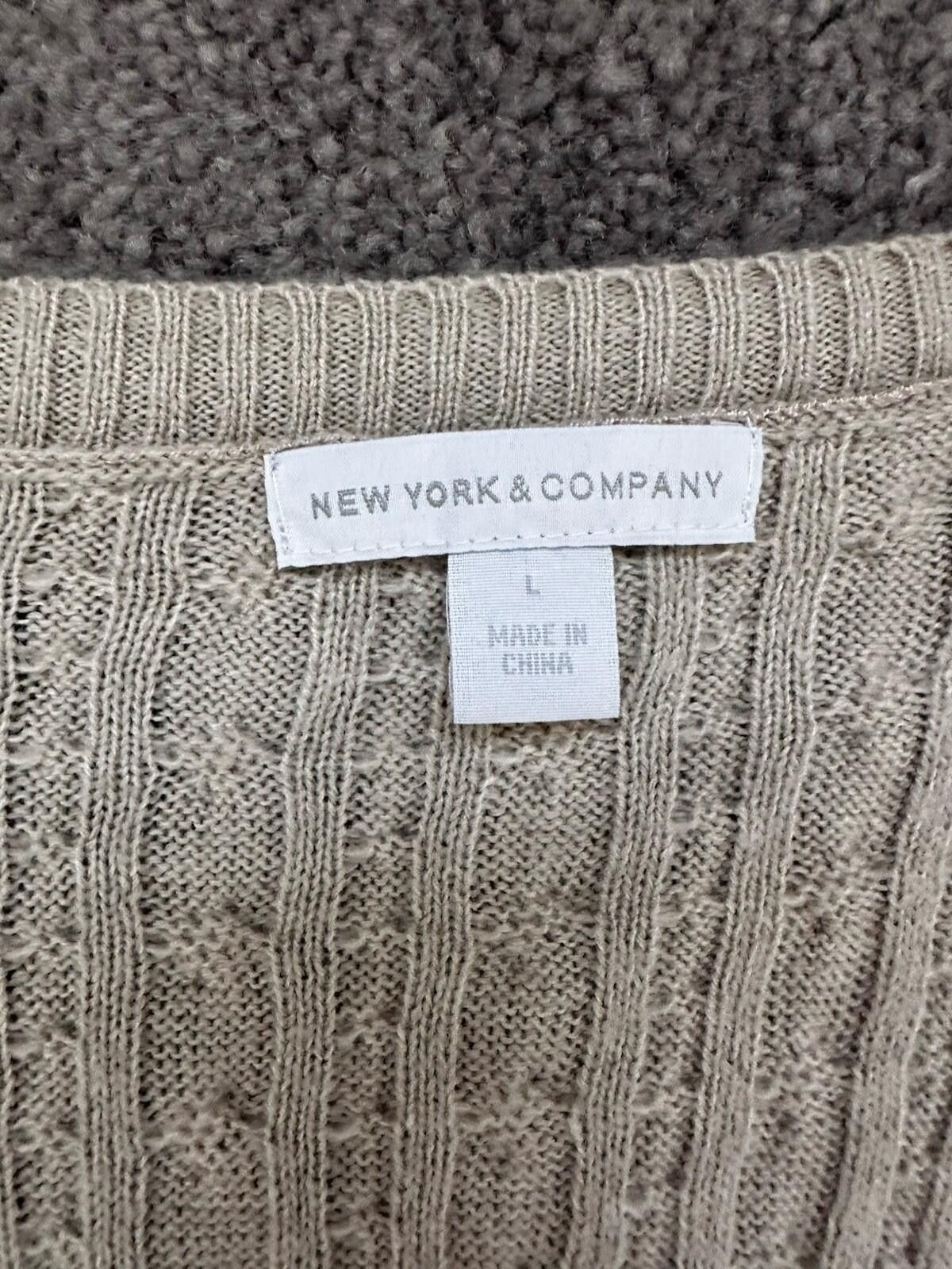 Tripp NYC New York & Company Tan Cable Knit V Neck Sweater Size Large Size L / US 10 / IT 46 - 3 Thumbnail