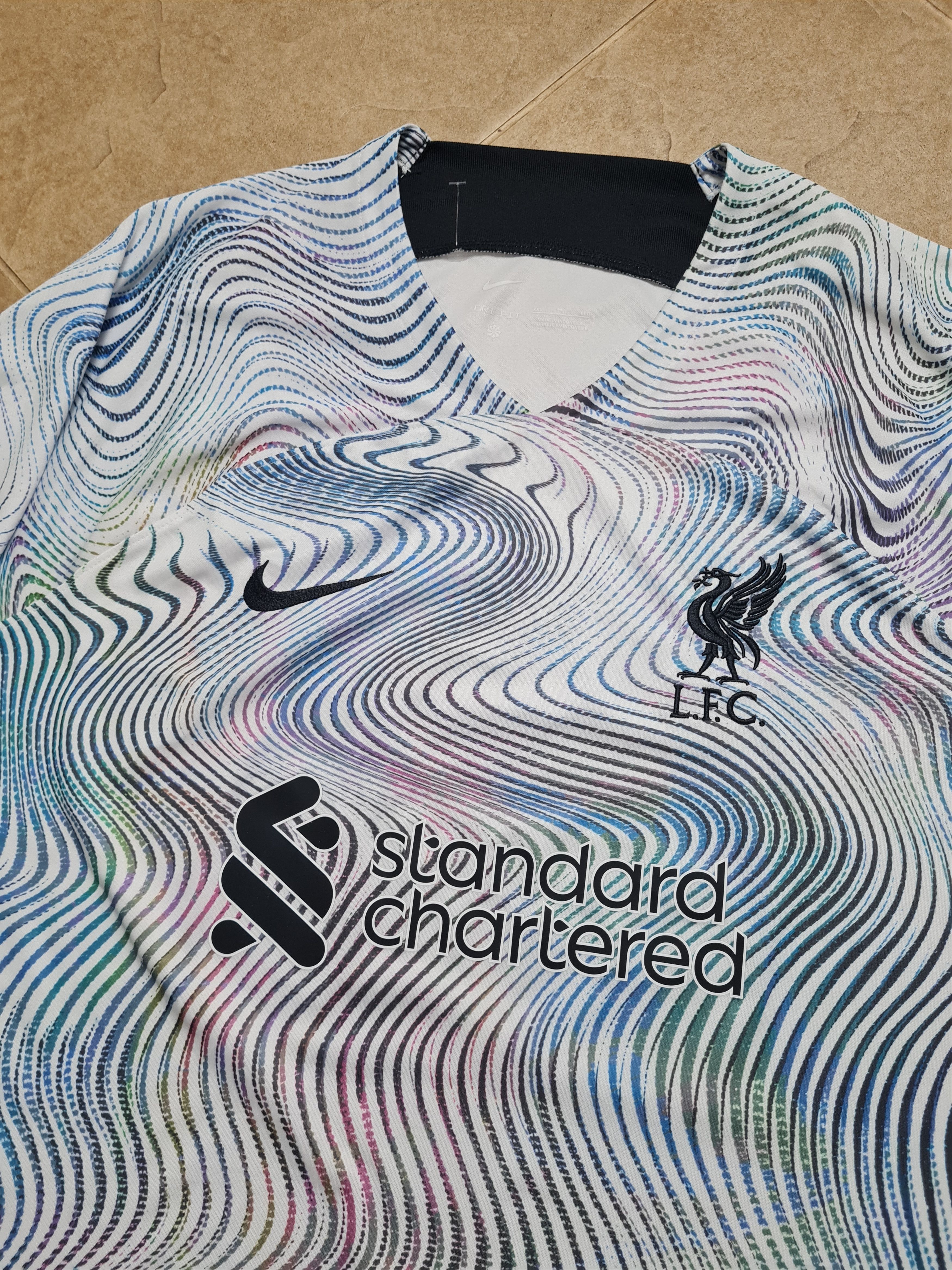 Nike Jersey Liverpool FC 2022-23 Soccer Shirt Nike DN2715-101 Size US XL / EU 56 / 4 - 9 Thumbnail