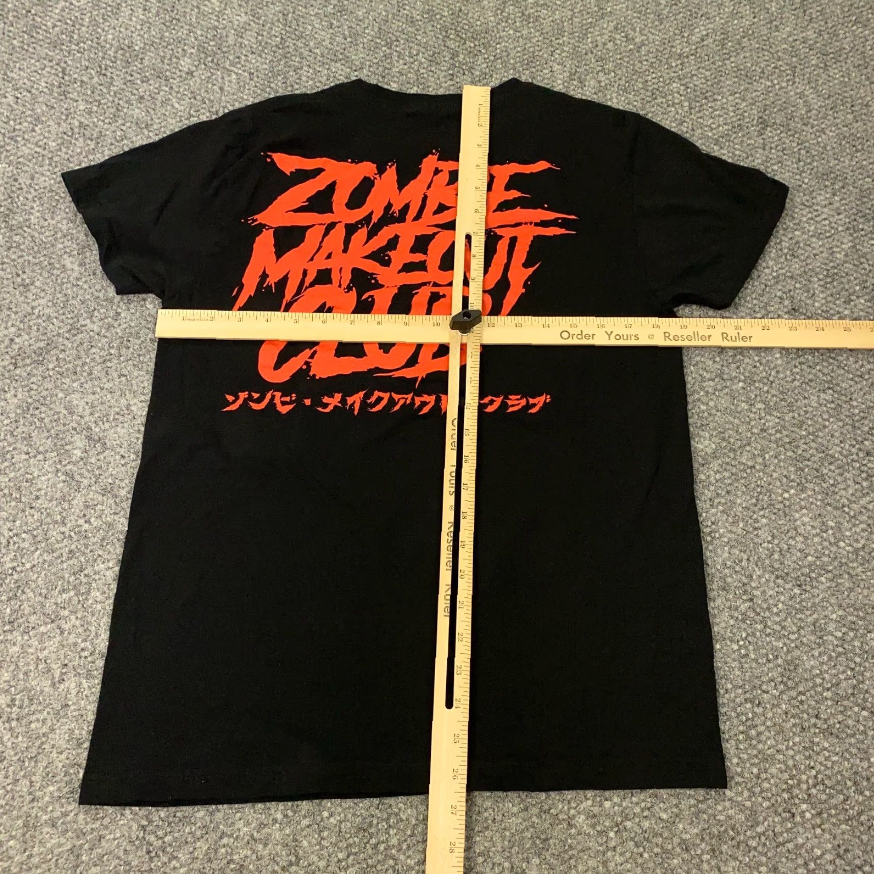 Vintage VINTAGE Zombie Makeout Club Graphic T-Shirt Men Medium Black Cotton Crew Neck All Seasons Size US M / EU 48-50 / 2 - 5 Thumbnail