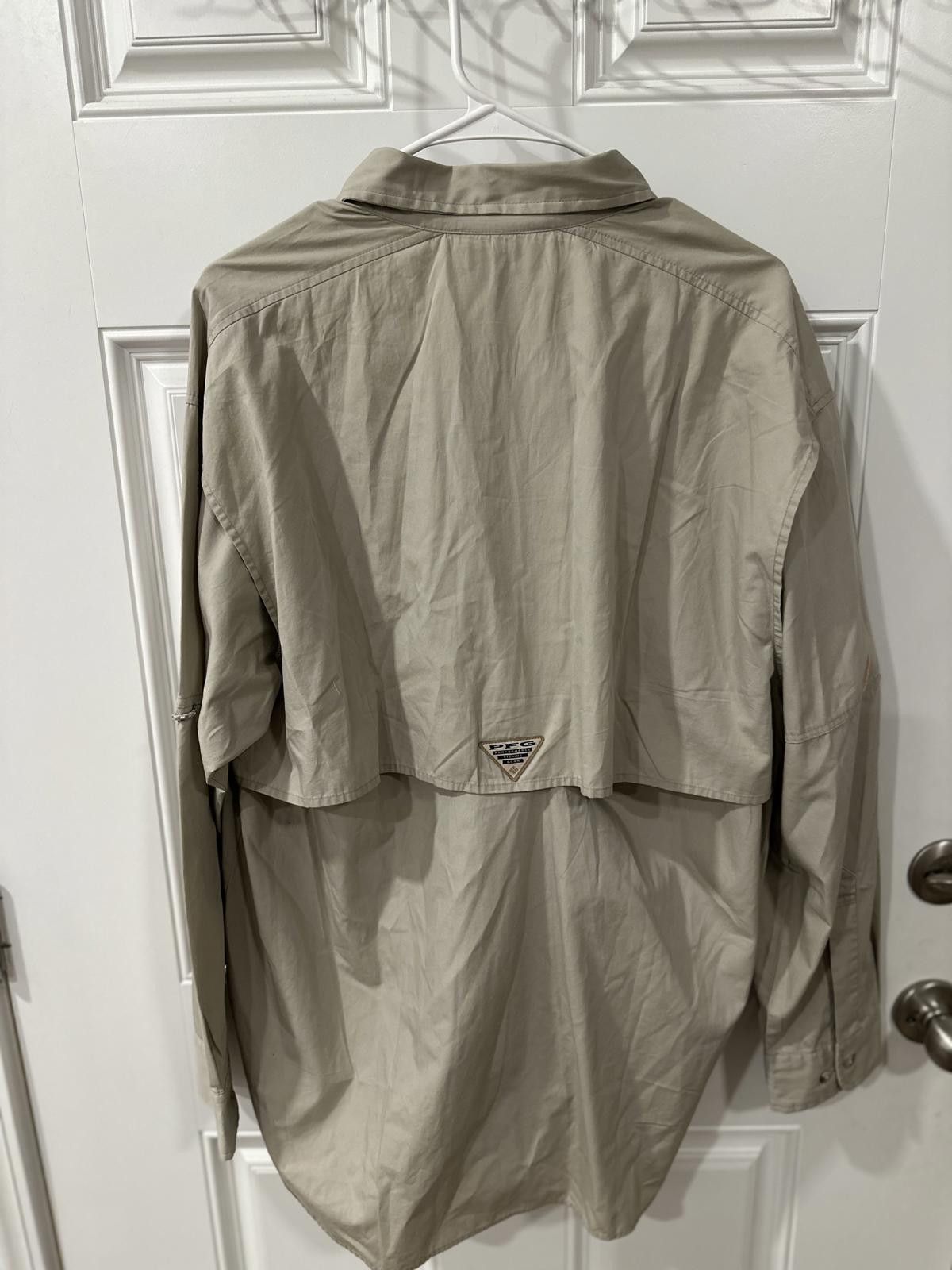 Columbia Columbia PFG Fishing Gear Shirt Medium Tan Khakis Vented Size US M / EU 48-50 / 2 - 5 Thumbnail