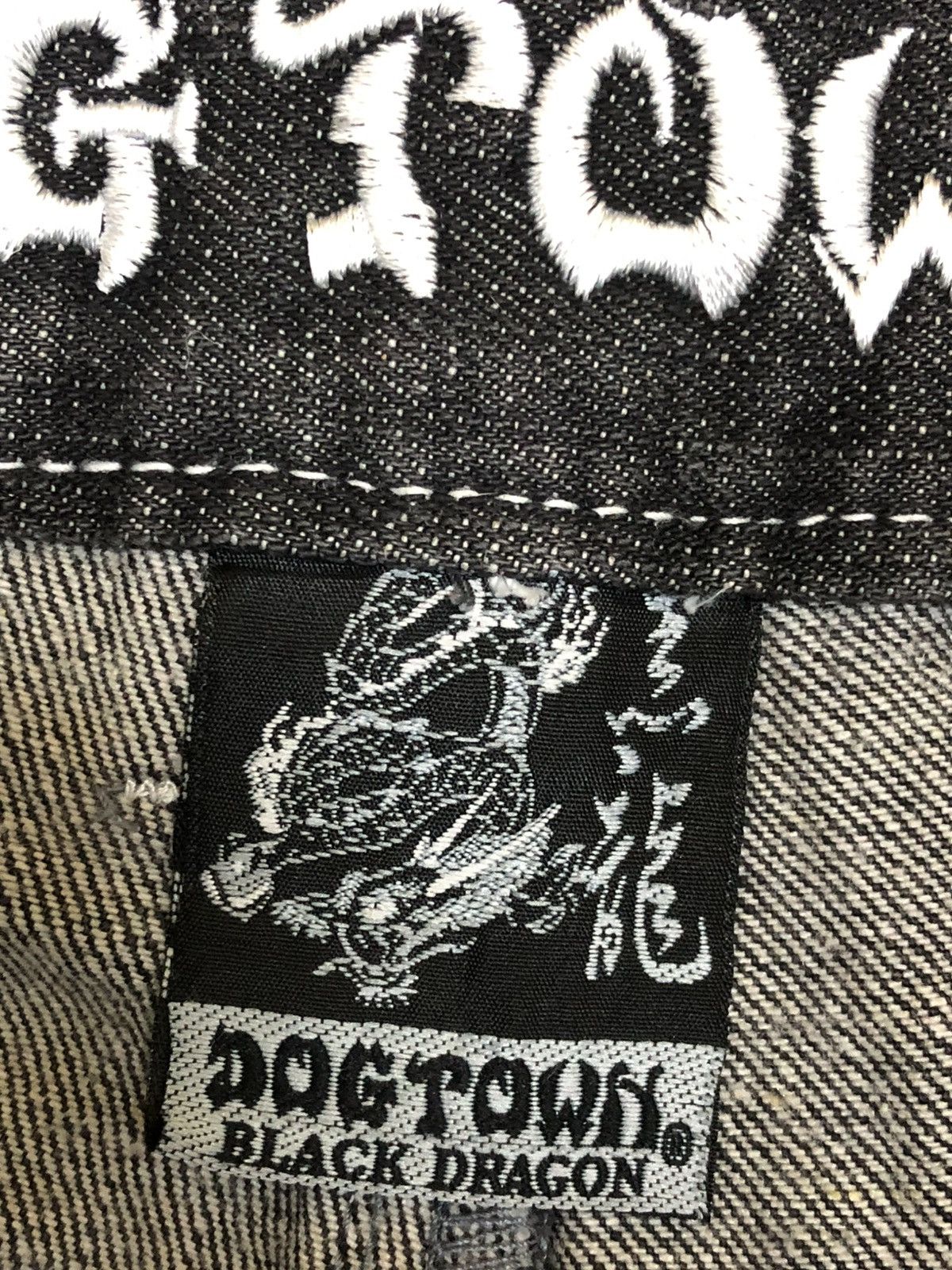 Dogtown 34x42 INSANE DOGTOWN BLACK DRAGON EMBROIDERED JEANS Size US 34 / EU 50 - 11 Thumbnail