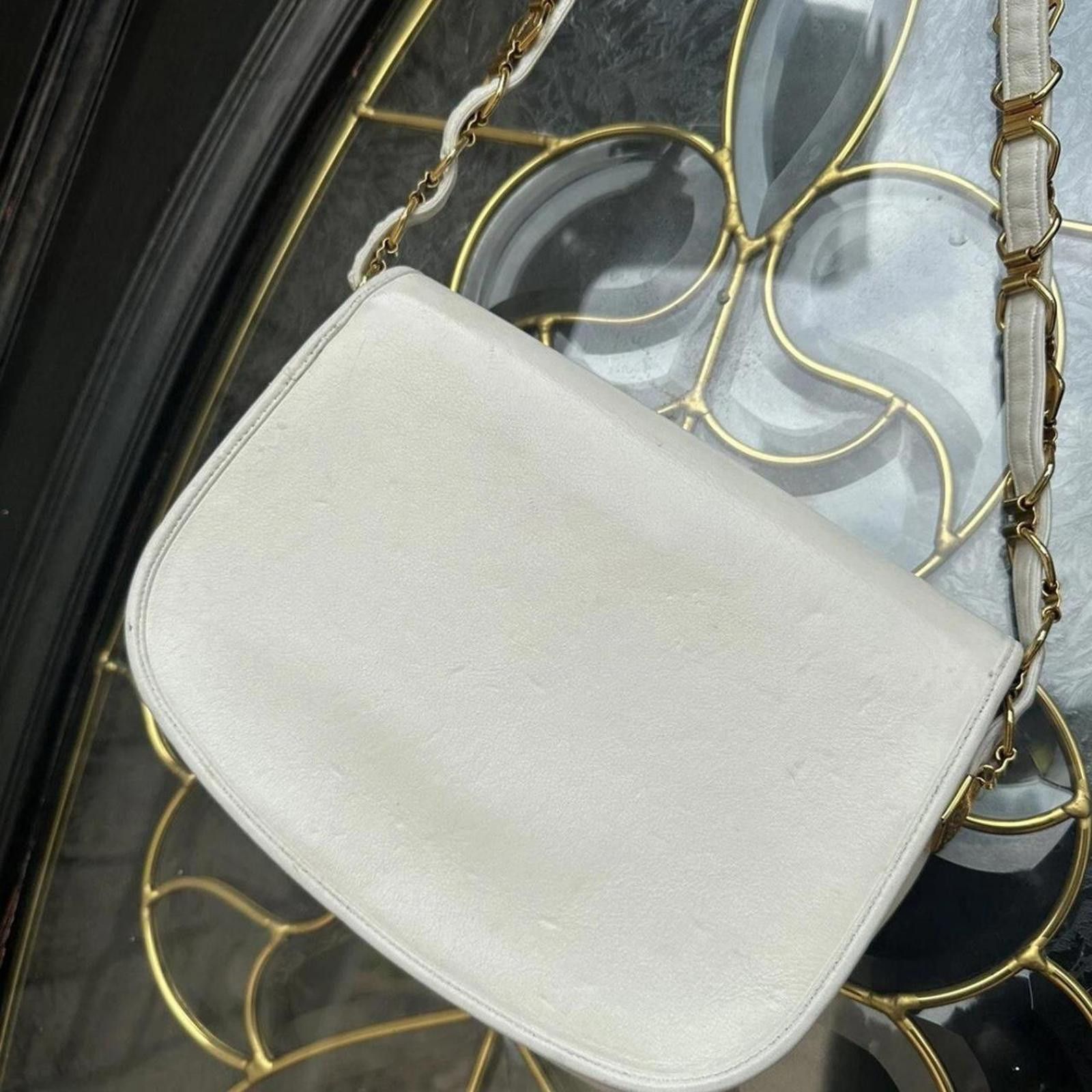 Other White and gold vintage shoulder bag with gold hardware bag Size ONE SIZE - 4 Thumbnail