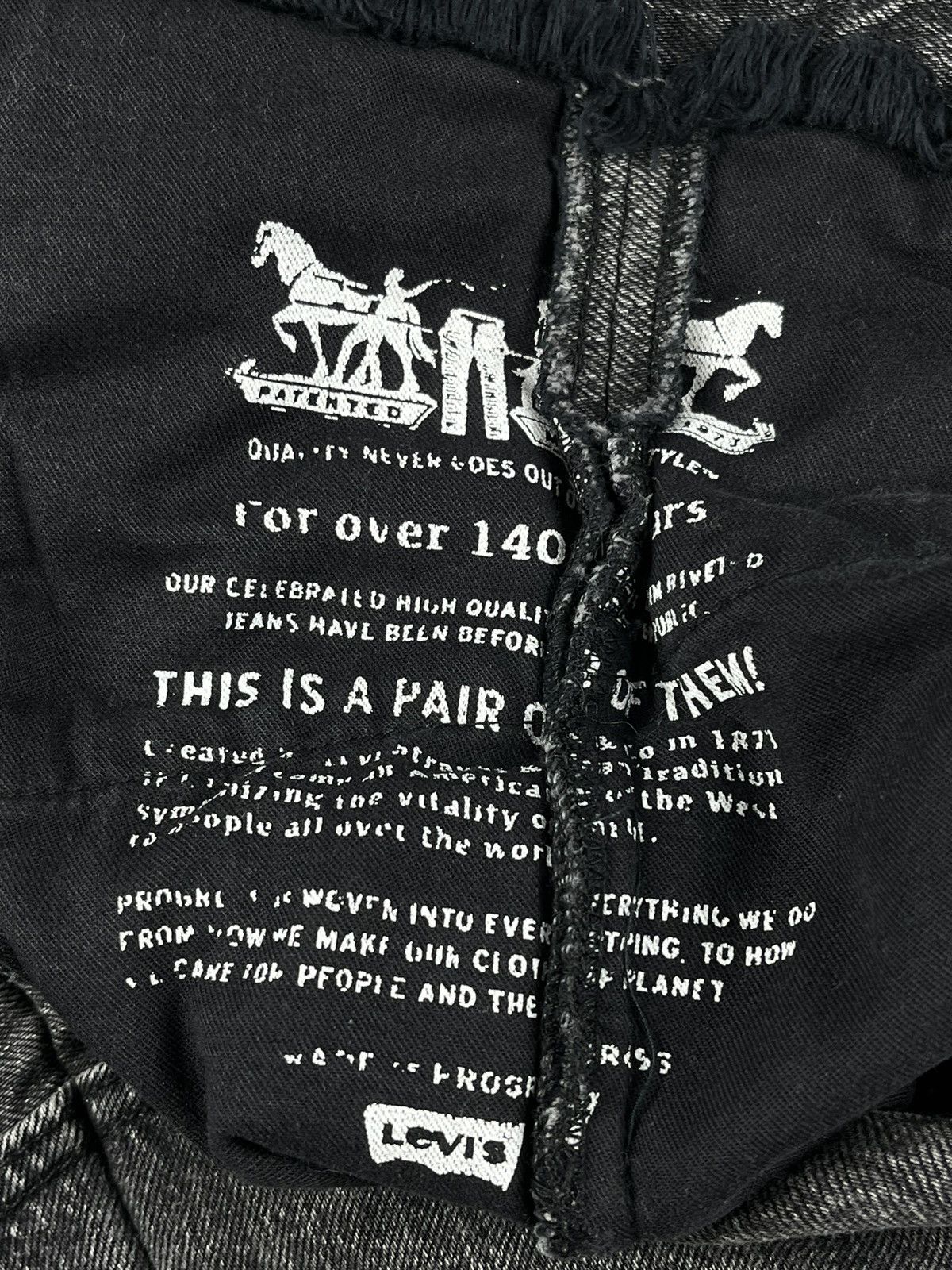 Levi's × Vetements SS17 Vetements Reworked Distressed Levi’s Denim Jeans Size US 32 / EU 48 - 11 Thumbnail