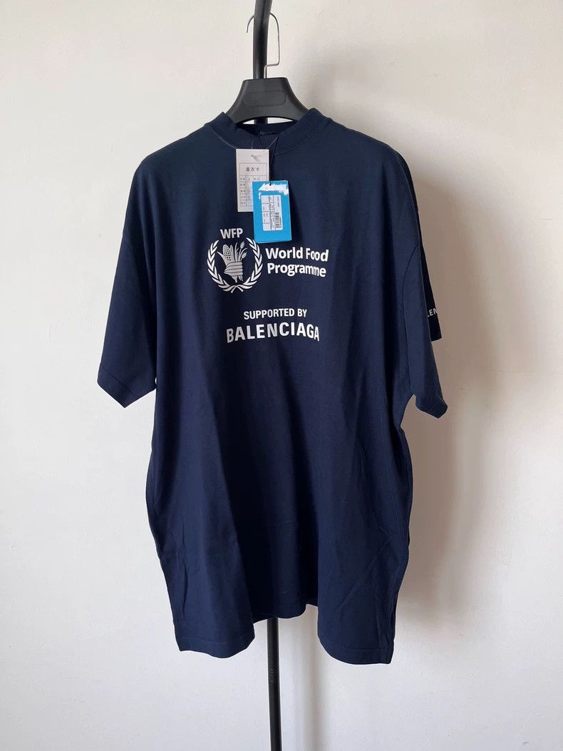Balenciaga Balenciaga size 2 Letter Print Crew Neck Pullover Fitted Sh Size US S / EU 44-46 / 1 - 1 Thumbnail