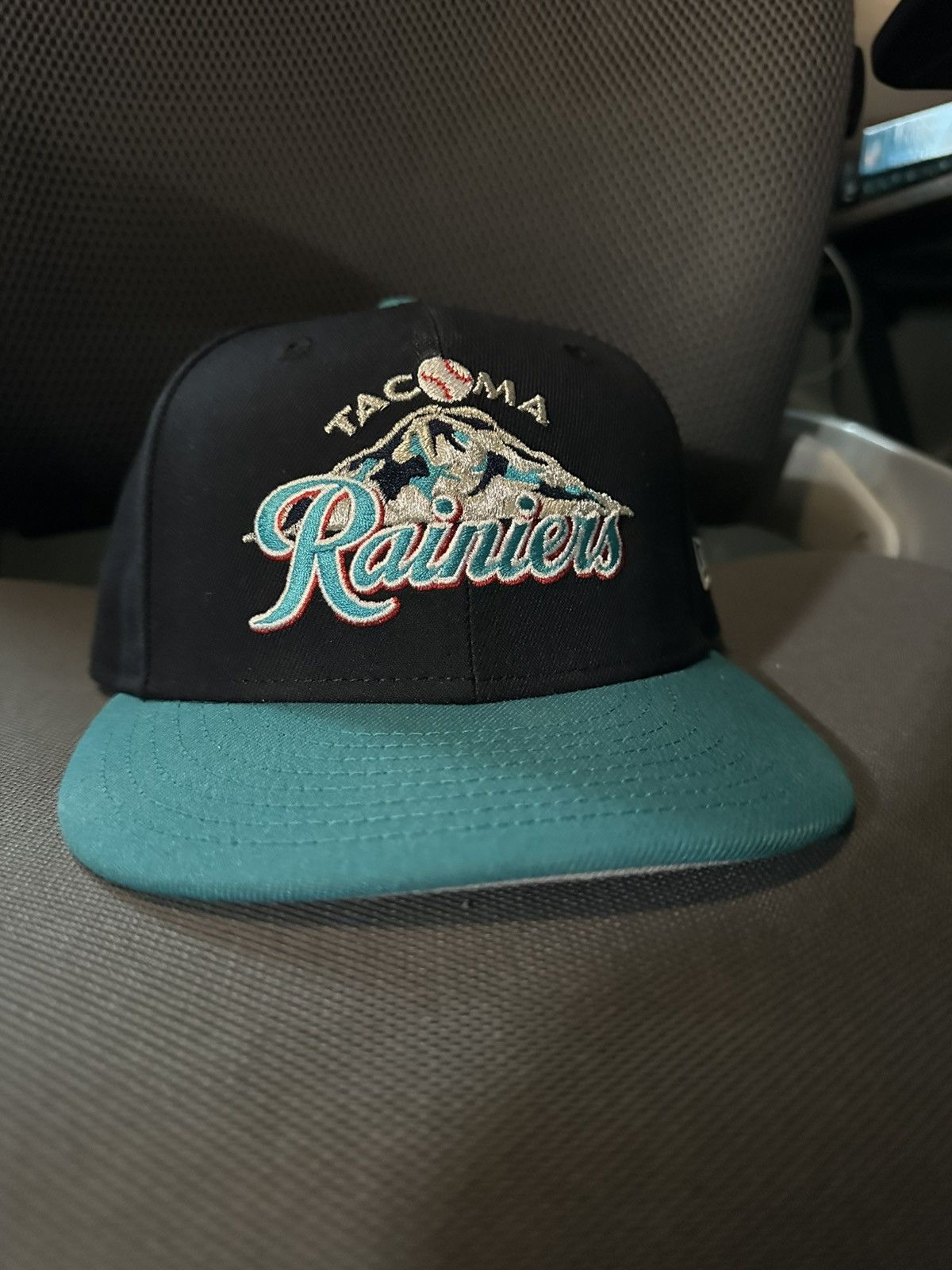 New Era Tacoma Rainiers Mountain Logo 7 1/4 Size ONE SIZE - 1 Thumbnail