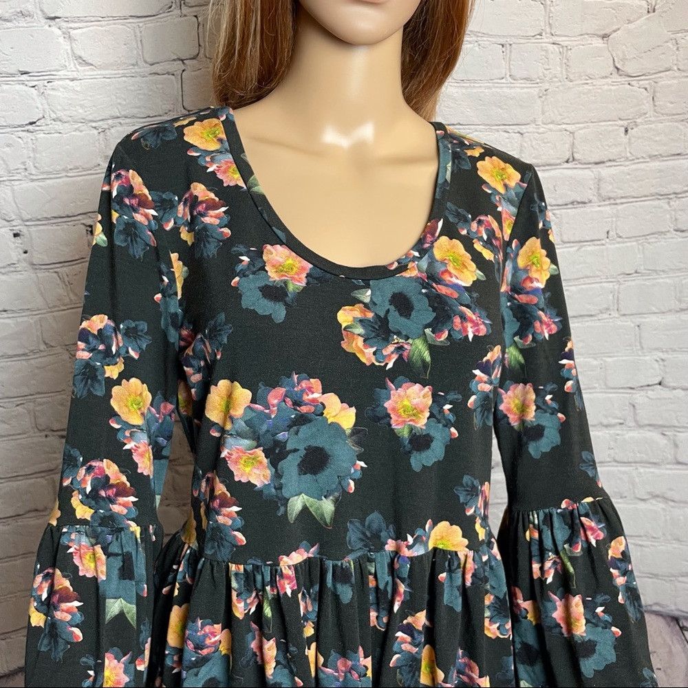 Nicole Miller Artelier Nicole Miller Vintage Floral Bell Sleeve Top Size Size M / US 6-8 / IT 42-44 - 3 Thumbnail