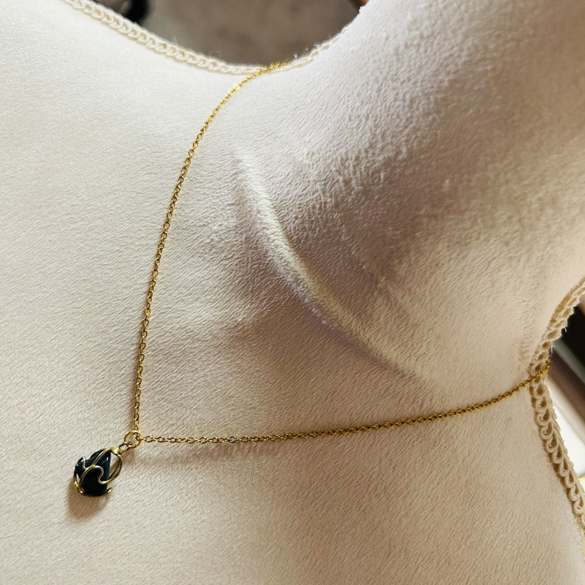 Handmade Handcrafted black agate wire caged pendant on chain necklace Size ONE SIZE - 1 Thumbnail
