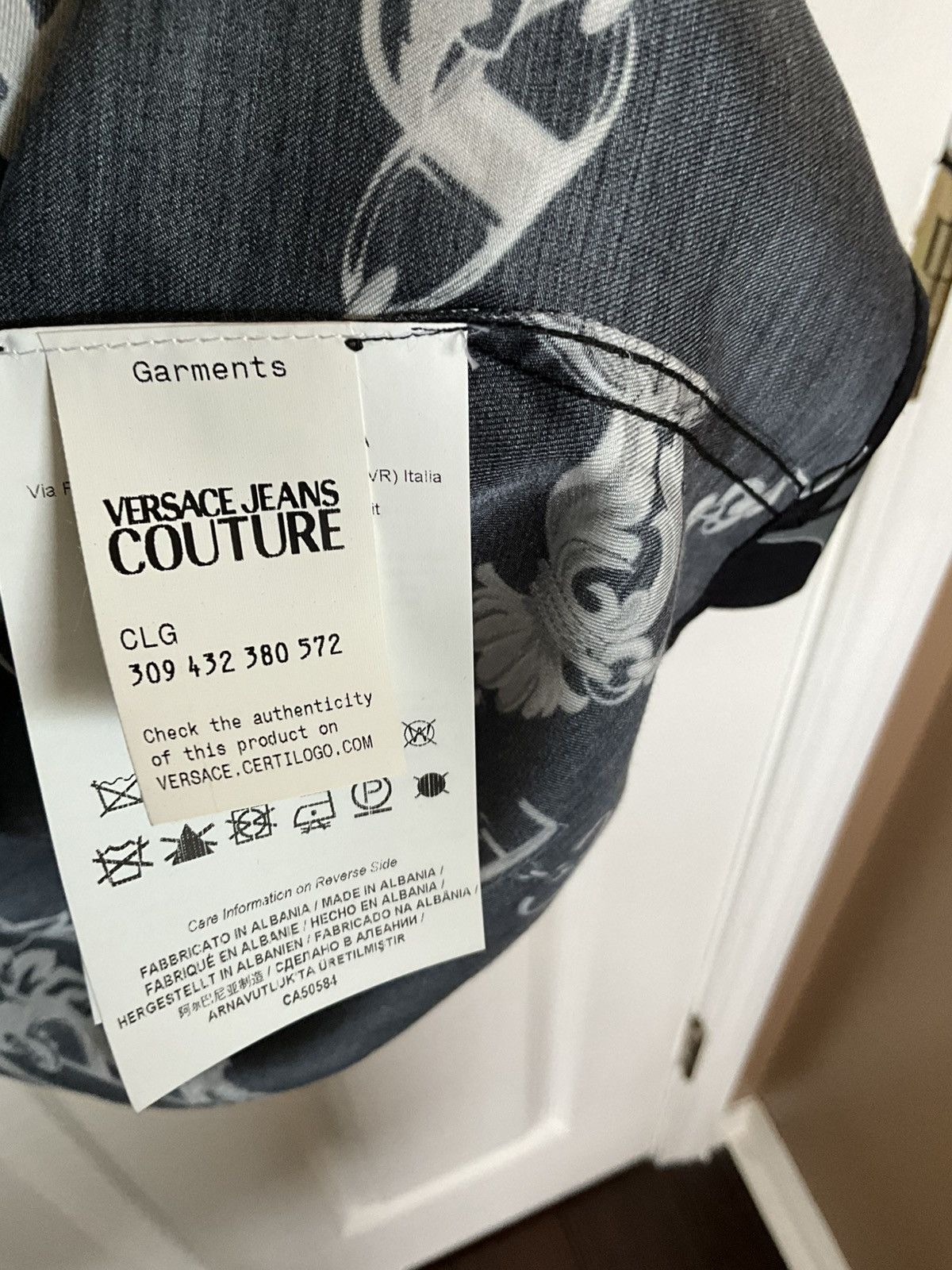 Versace Versace silk shirt black and grey never worn tag still on Size US XL / EU 56 / 4 - 5 Thumbnail