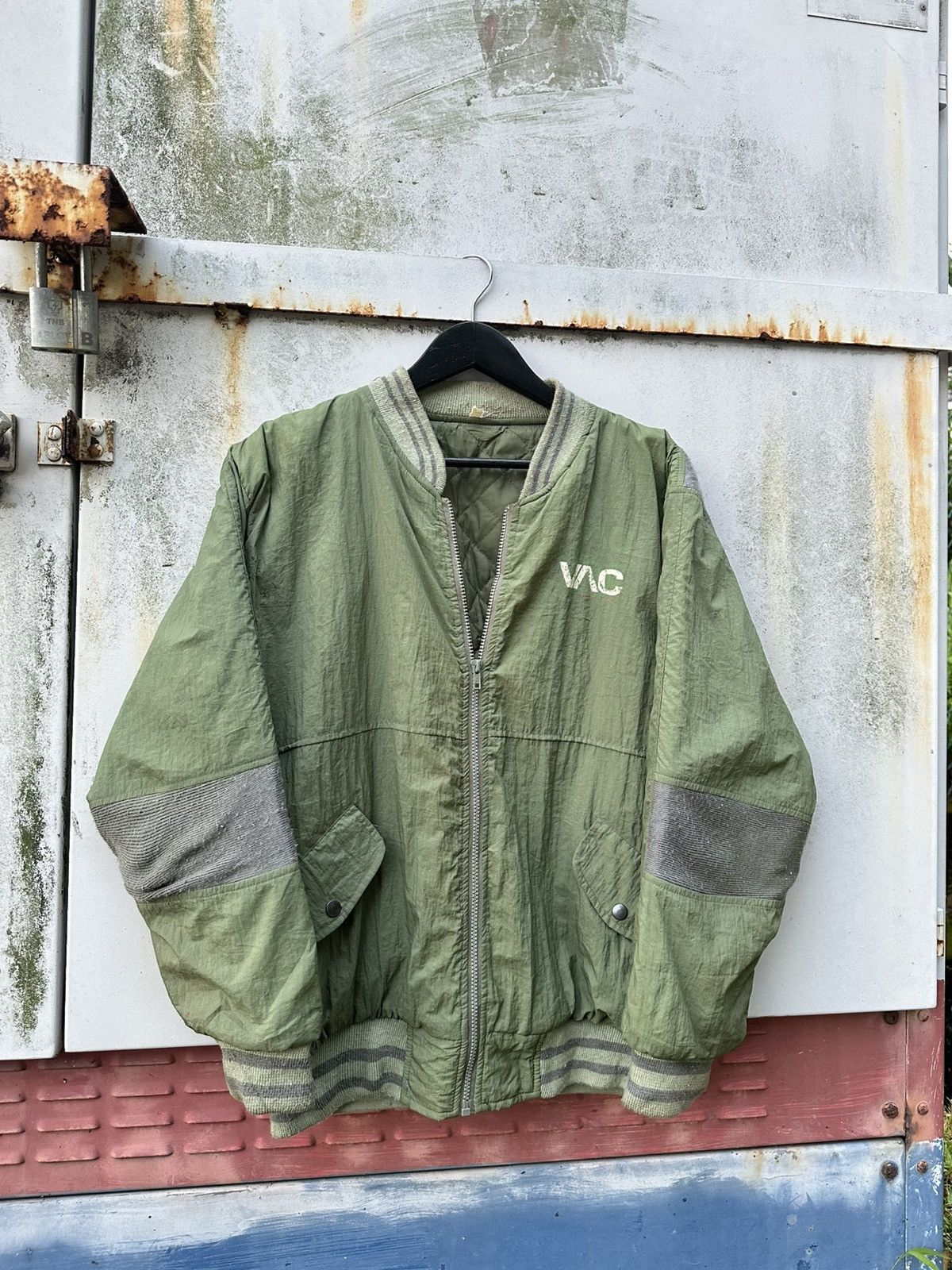 Vintage 👹Vintage THRASHED VAC Green Bomber Jacket Size US M / EU 48-50 / 2 - 3 Thumbnail