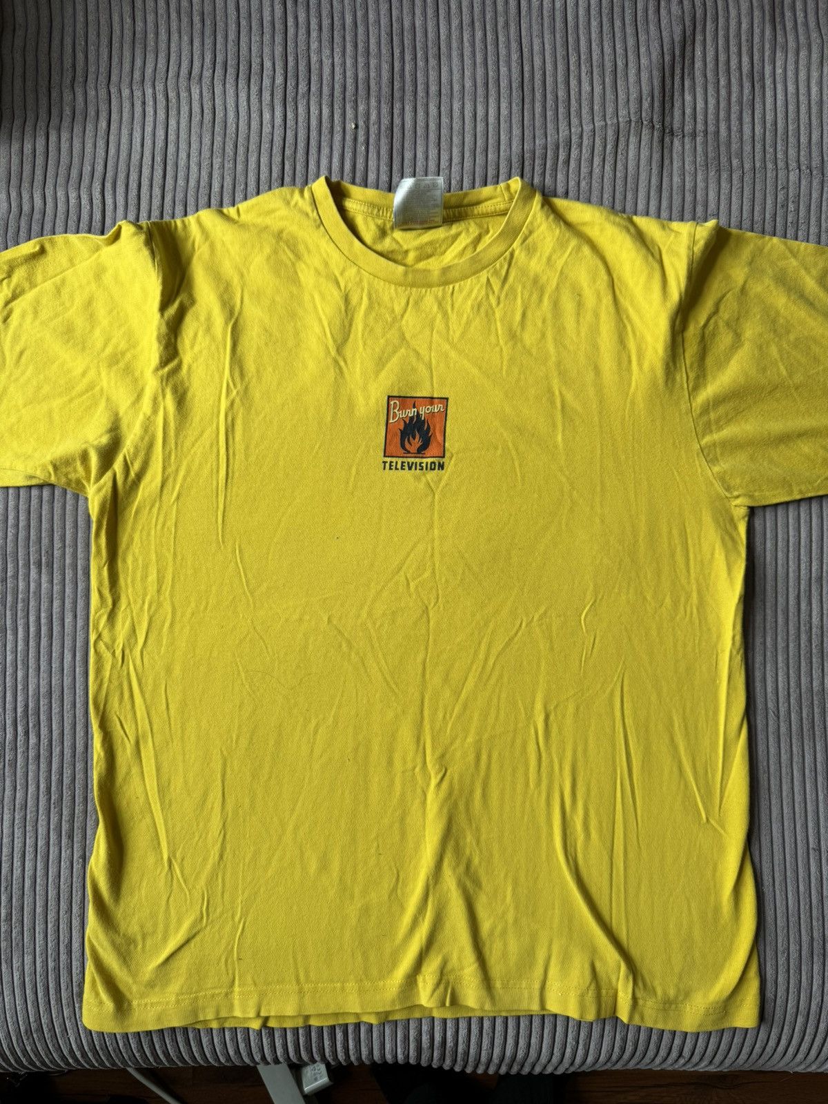 Nike Vintage 90s Nike Burn Your Television Sun Faded yellow Tee Size US L / EU 52-54 / 3 - 2 Thumbnail