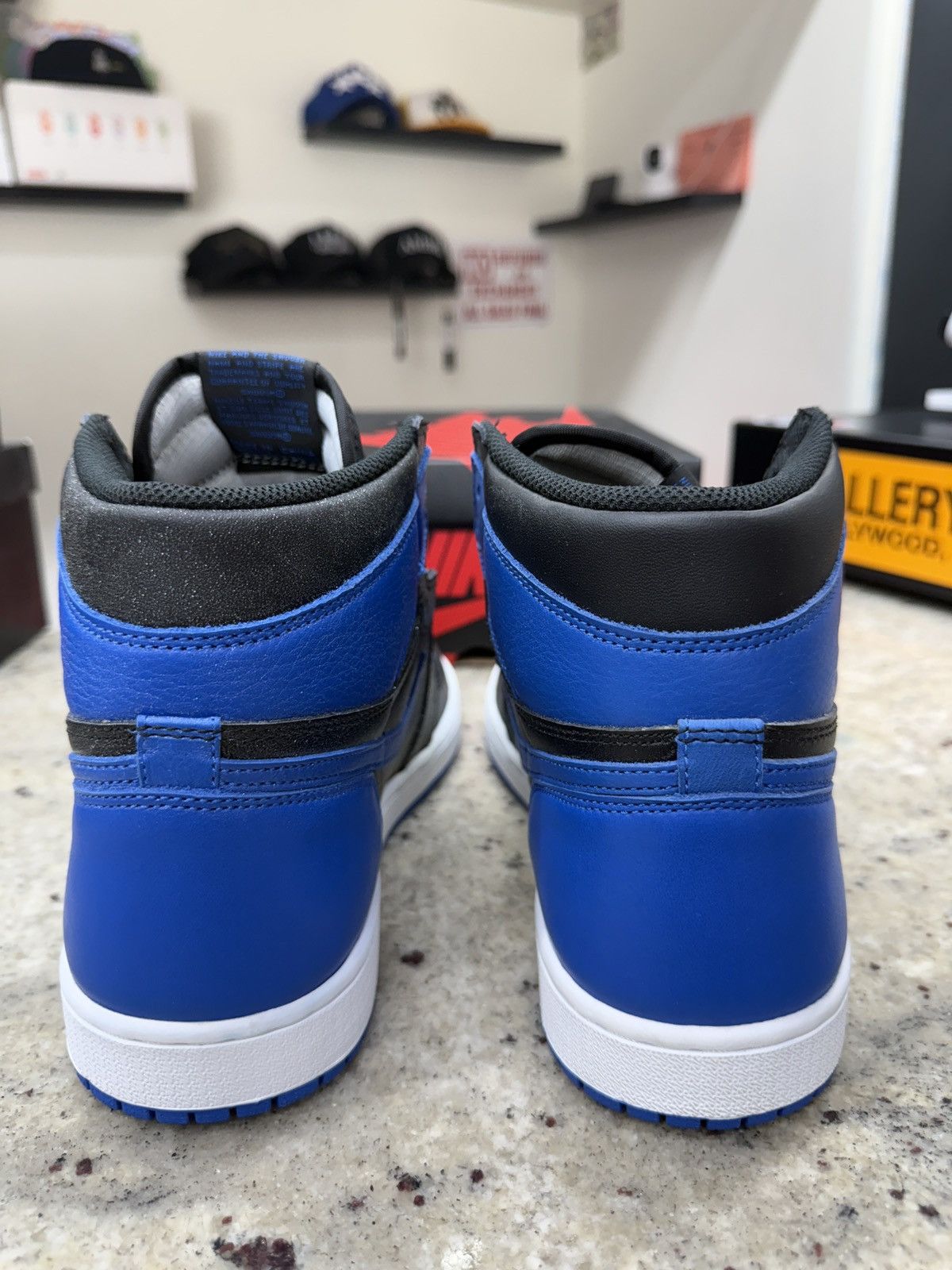 Jordan Brand Jordan Retro Royal 1s Size US 10 / EU 43 - 4 Thumbnail
