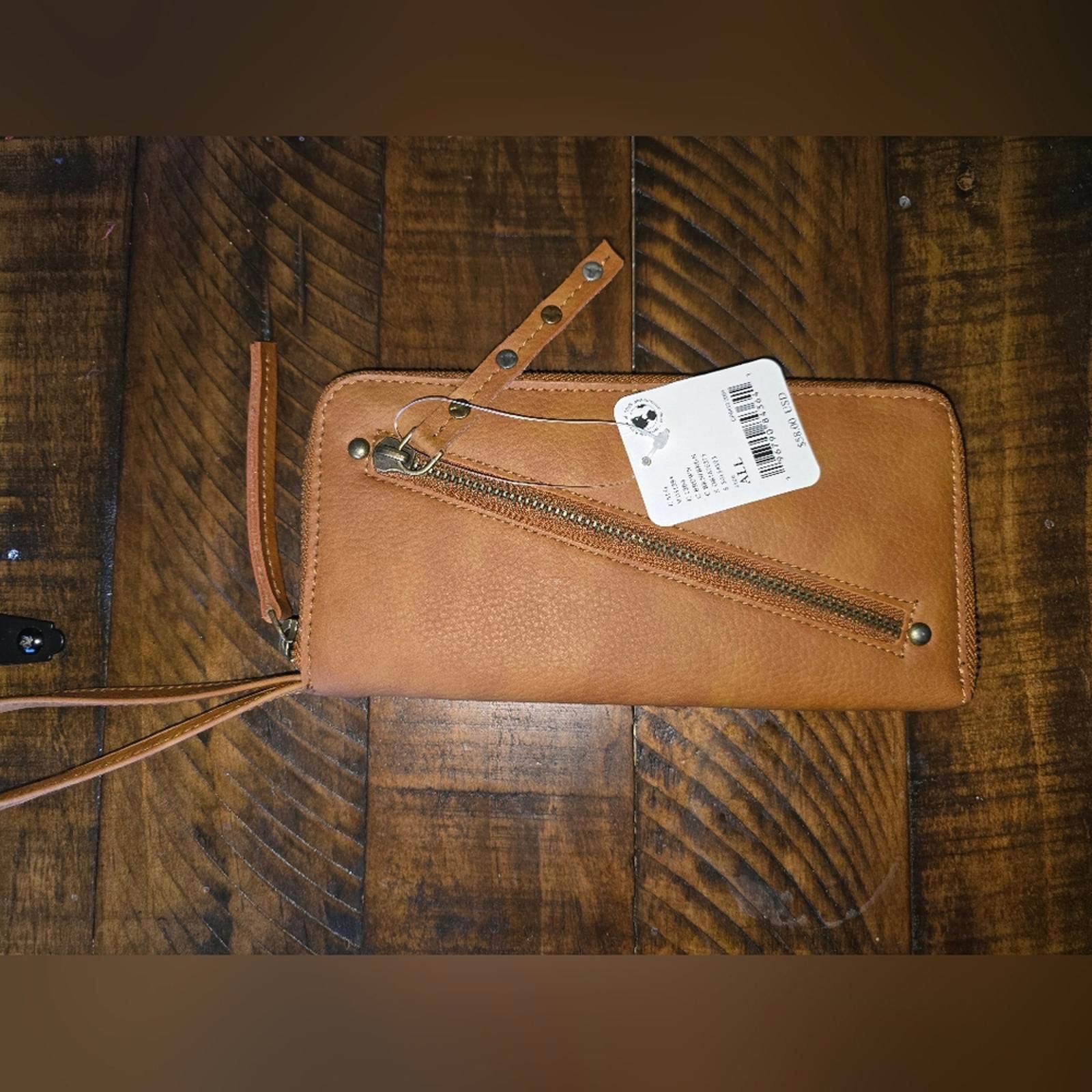 Free People Free People Distressed Vegan Wallet Size ONE SIZE - 1 Thumbnail
