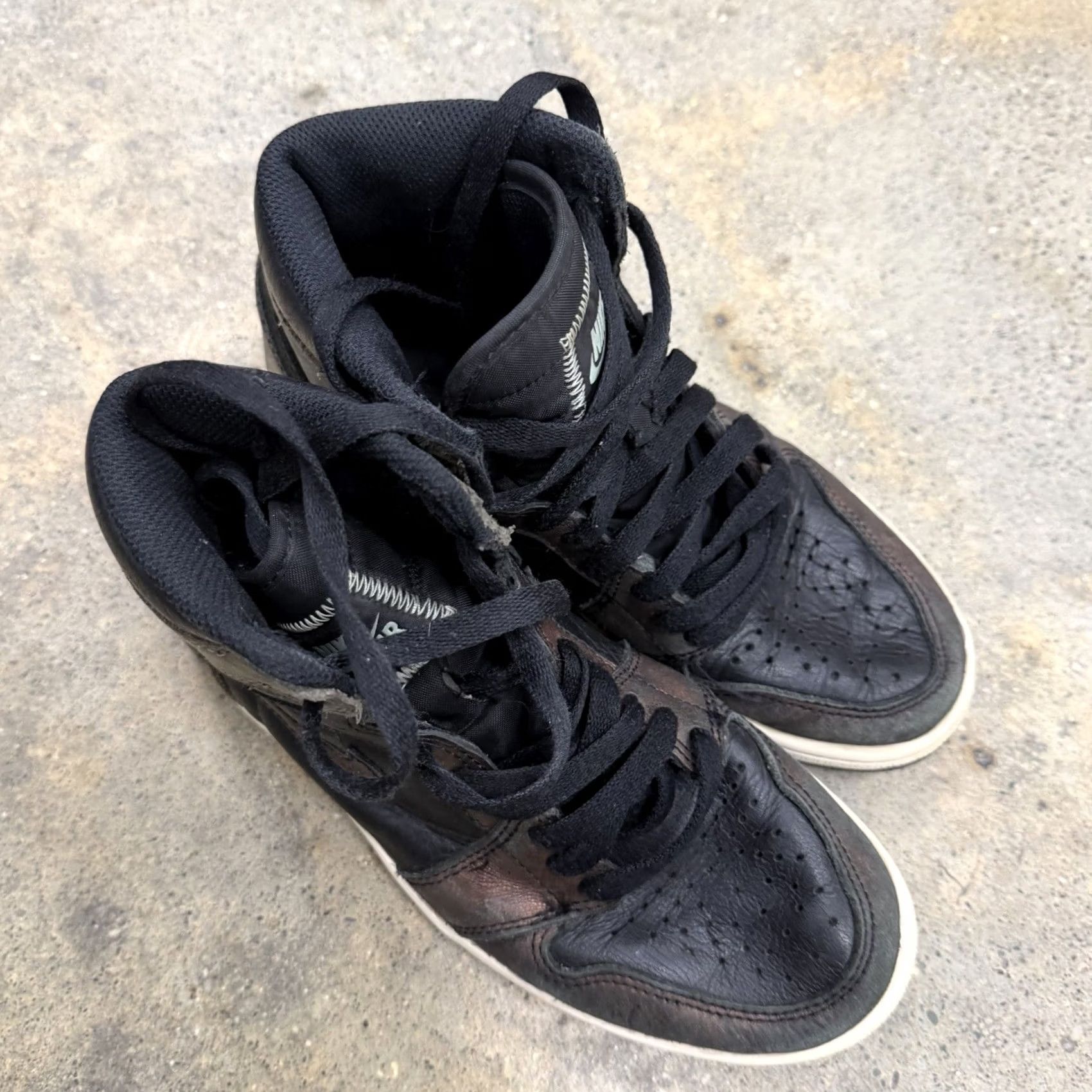 Jordan Brand Nike Air Jordan 1 Retro High OG Patina Mens 5 Black 555088-033 DISTRESSED Size US 5 / EU 37 - 2 Thumbnail