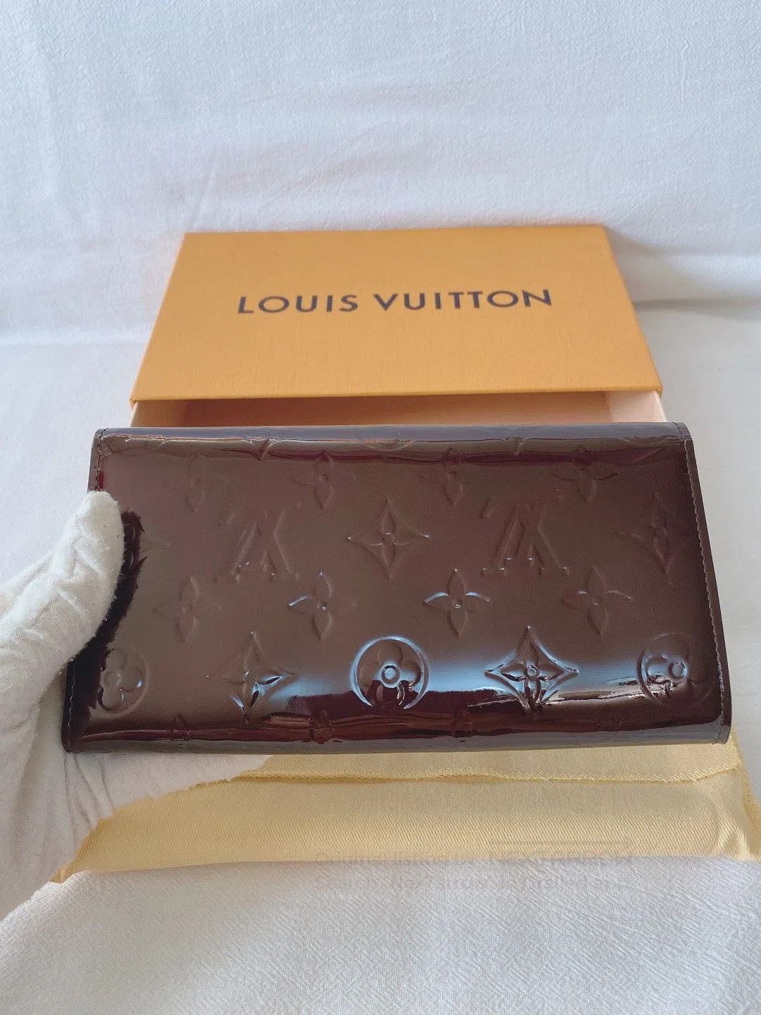 Louis Vuitton LV Emilie Women's Wallet. Size ONE SIZE - 3 Thumbnail