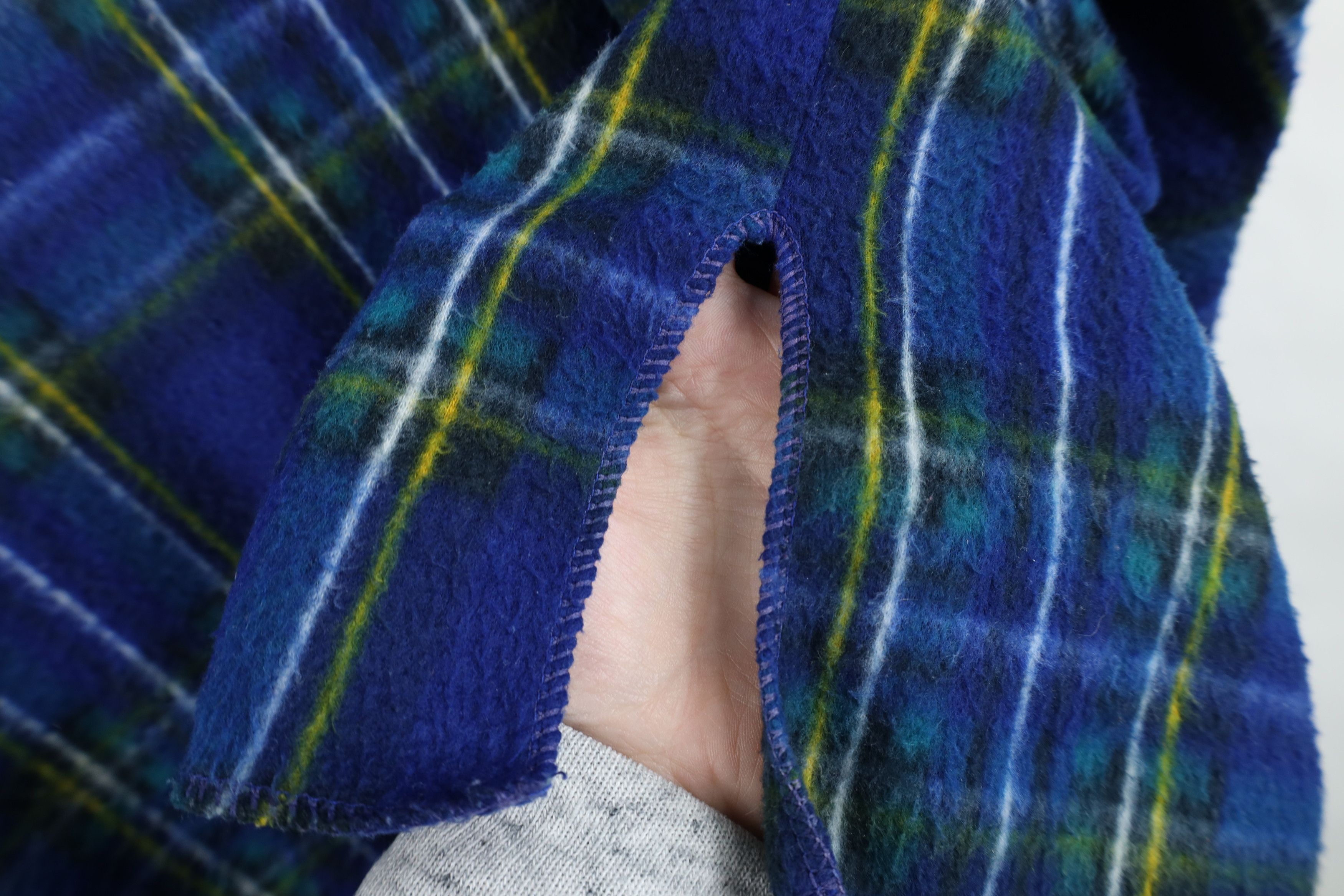 Vintage Vintage 90s Streetwear Fleece Collared Button Shirt Plaid Size L / US 10 / IT 46 - 9 Thumbnail