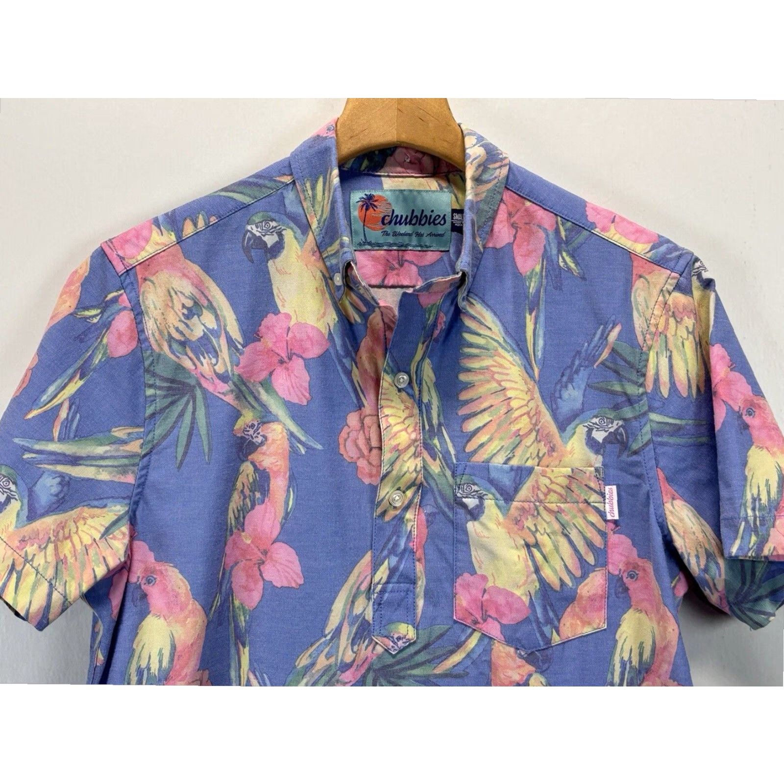 Chubbies Chubbies Tropical Birds Parrots Short Sleeve Button-Up Shirt Small Mens Multicolor Size US S / EU 44-46 / 1 - 2 Thumbnail