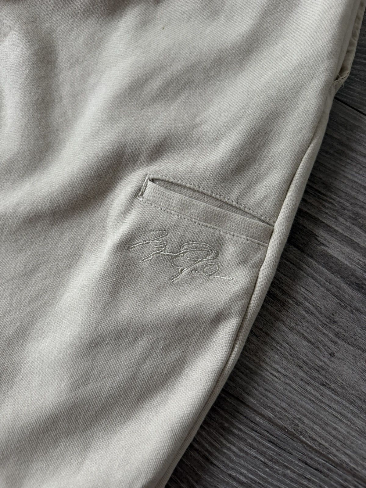 Jordan Brand Nike Air Jordan Paris Premium Embroidered Logo Mens Joggers Size US 34 / EU 50 - 23 Thumbnail
