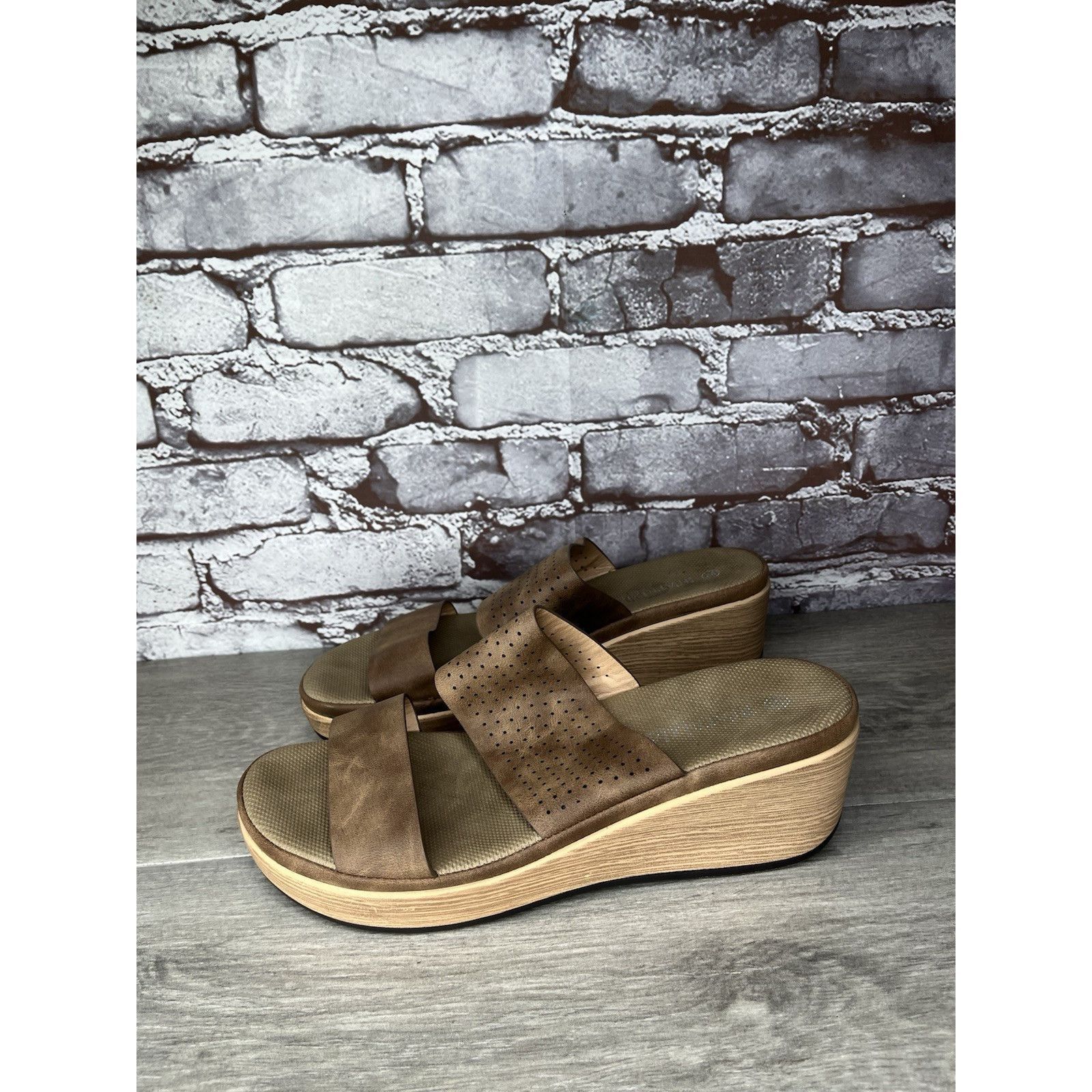 Patrizia Pepe Patrizia Brown Leather Perforated Slip On Wedge Sandals Wome Size US 10.5 / IT 40.5 - 10 Thumbnail