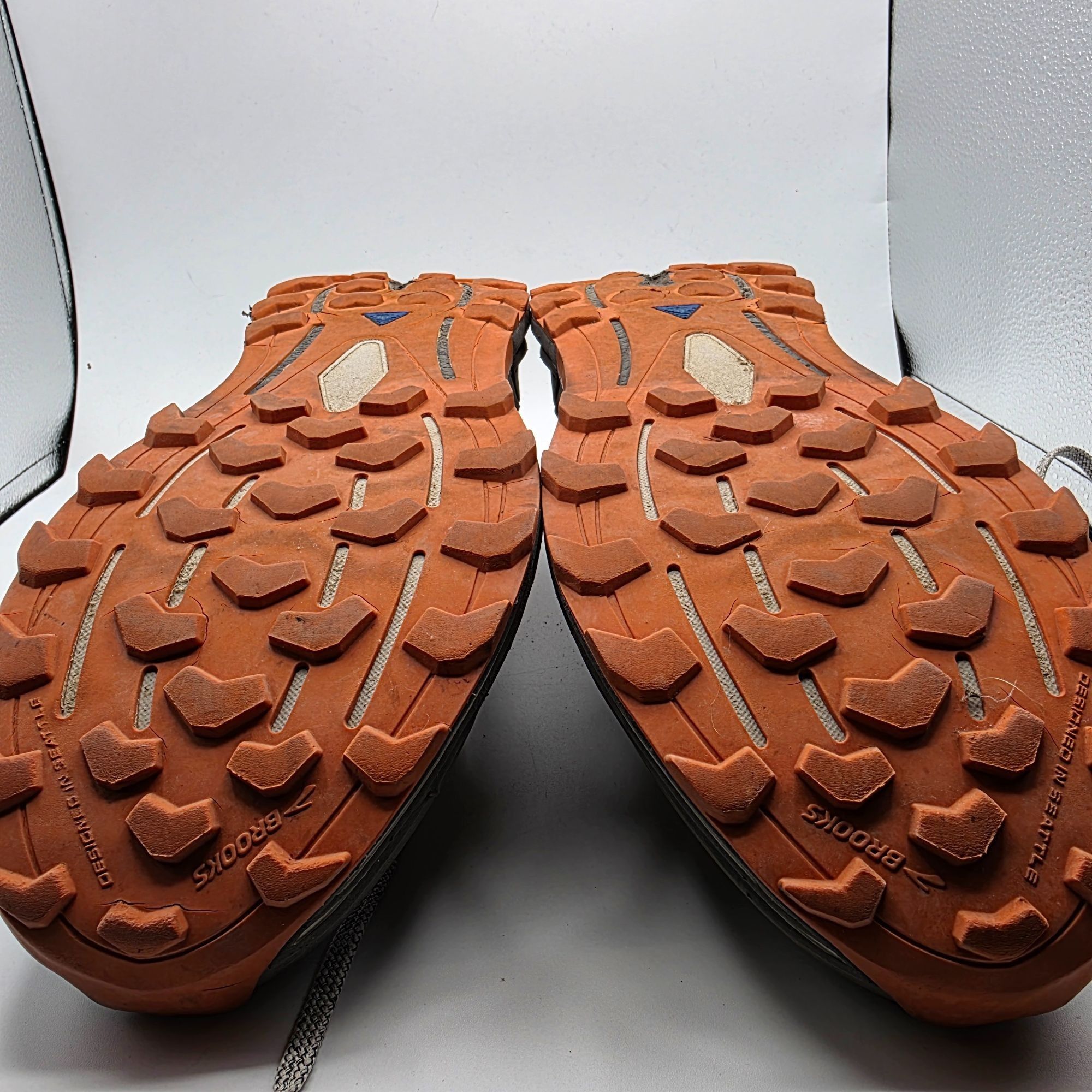 Brooks Brooks Cascadia 16 Mens Size 12 Oyster Mushroom Alloy Orange Size US 12 / EU 45 - 11 Thumbnail