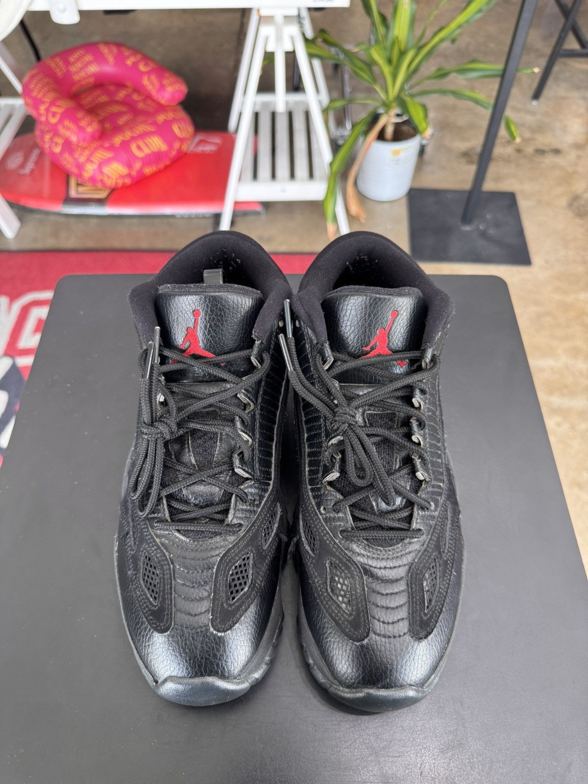 Jordan Brand Air Jordan 11 Retro Low IE Referee Size 9.5 (2015) Size US 9.5 / EU 42-43 - 2 Thumbnail