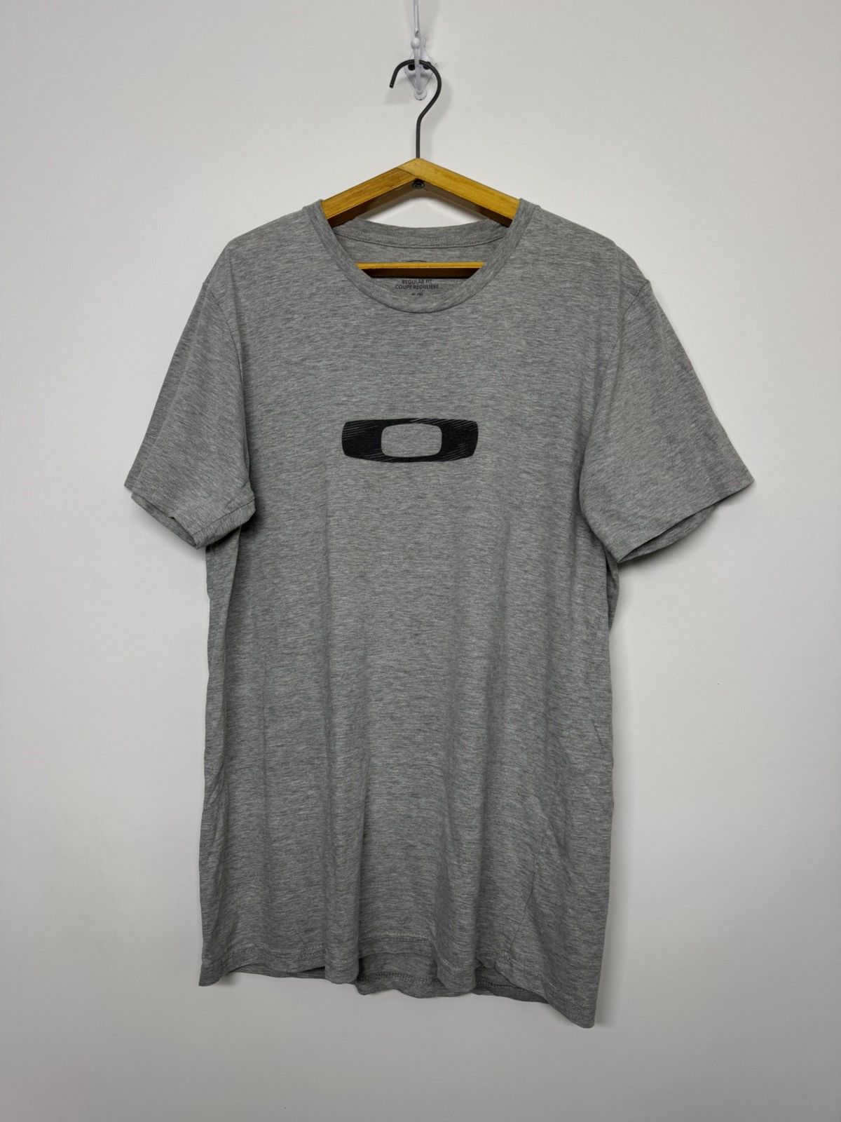 Oakley Vintage OAKLEY Center Logo T Shirt Blue Hype Rare Gorpcore Size US S / EU 44-46 / 1 - 4 Thumbnail