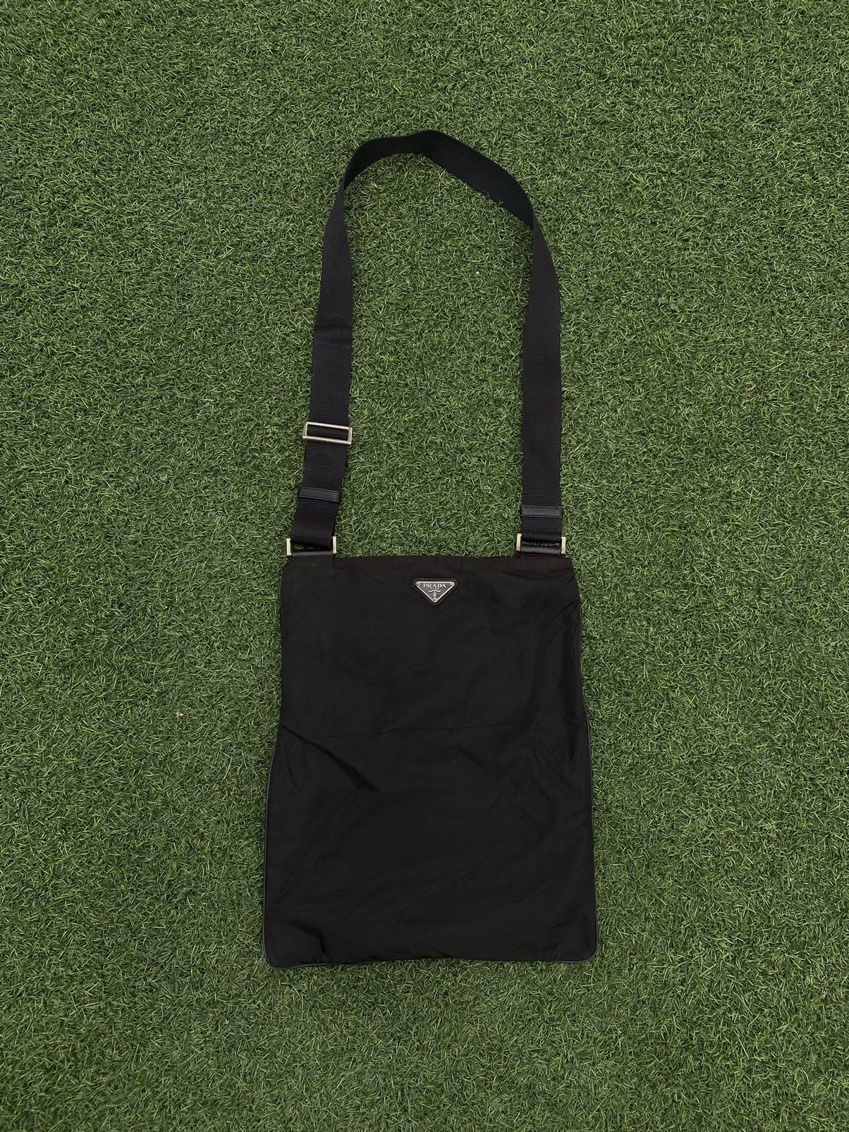 Prada PRADA BLACK LARGE NYLON MESSENGER CROSSBODY BAG Size ONE SIZE - 2 Thumbnail