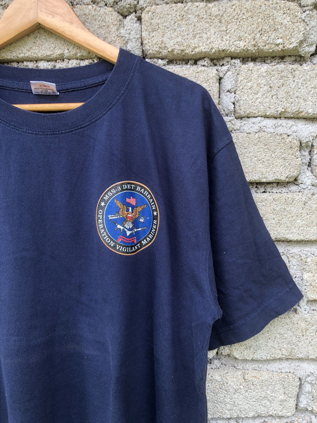 Avirex Vintage Operation Vigilant Marines MSS-3 DET Bahrain Tee Size US XL / EU 56 / 4 - 7 Thumbnail