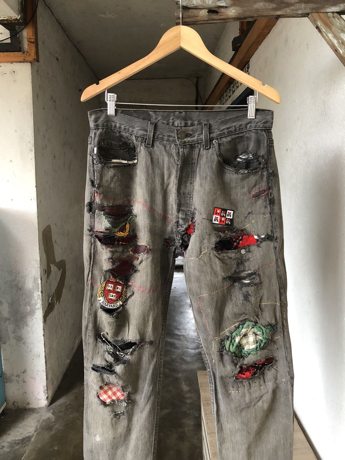 Levi's Rare❗️Vintage 90s Levis 501 Distressed Multi Patches Jeans Size US 32 / EU 48 - 2 Thumbnail