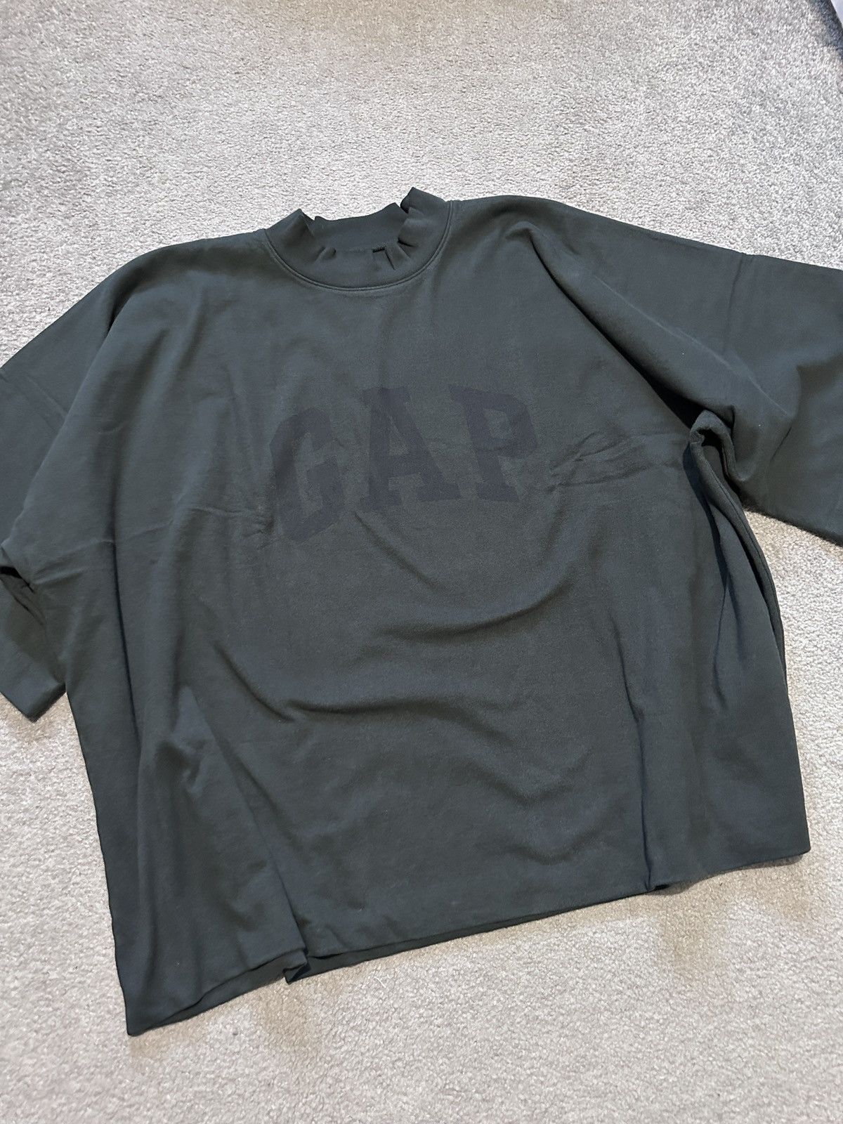 Gap × Kanye West Yzy gap cropped t-shirt size L Size US L / EU 52-54 / 3 - 1 Thumbnail