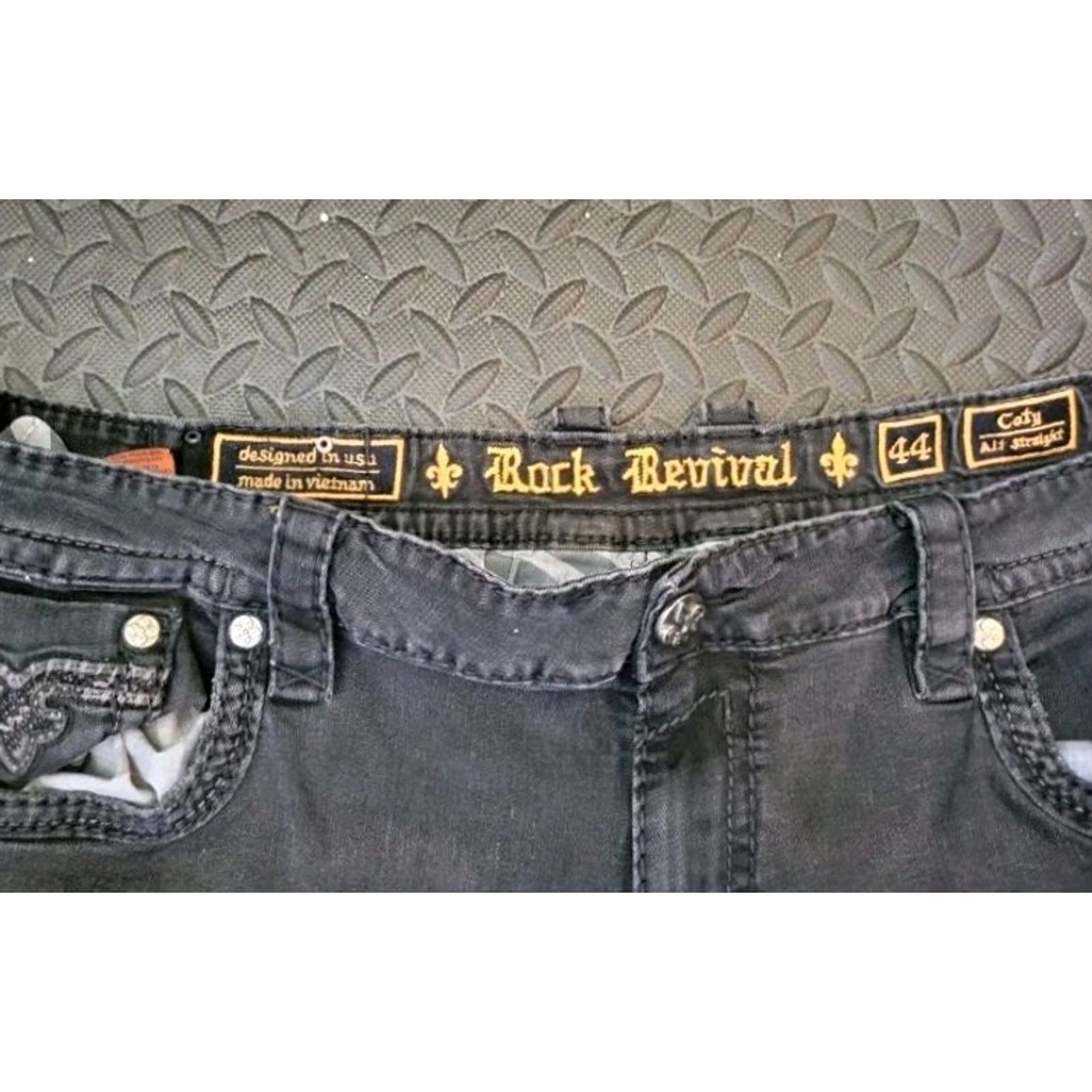 Vintage Rock Revival Mens Jeans Straight 44 Black Leather Studded 32 Inseam Coty Pyramid Metallic 220 Style Metal N/A Size US 44 / EU 60 - 4 Thumbnail
