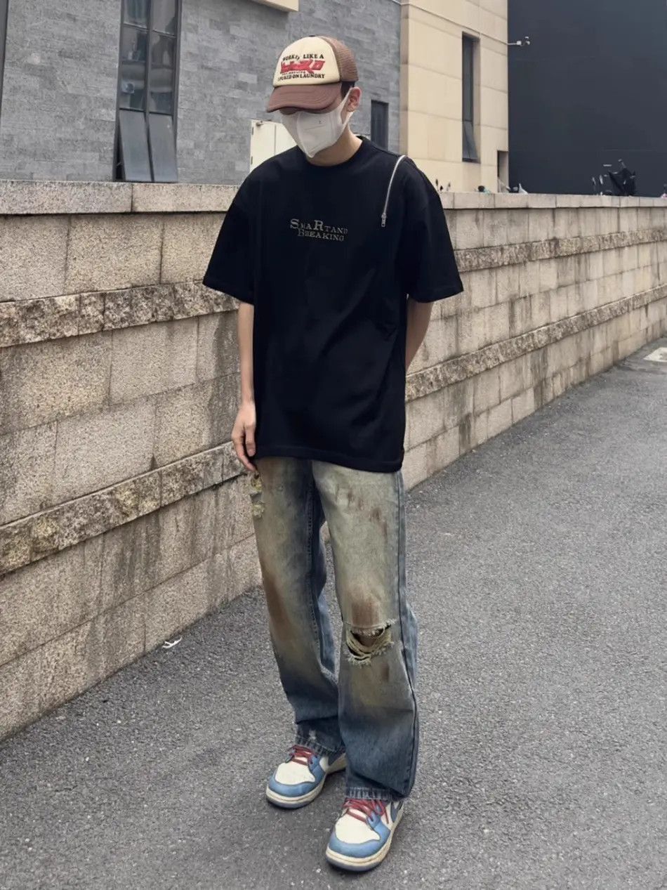 Japanese Brand Retro loose fitting straight leg distressed jeans Size US 32 / EU 48 - 4 Thumbnail