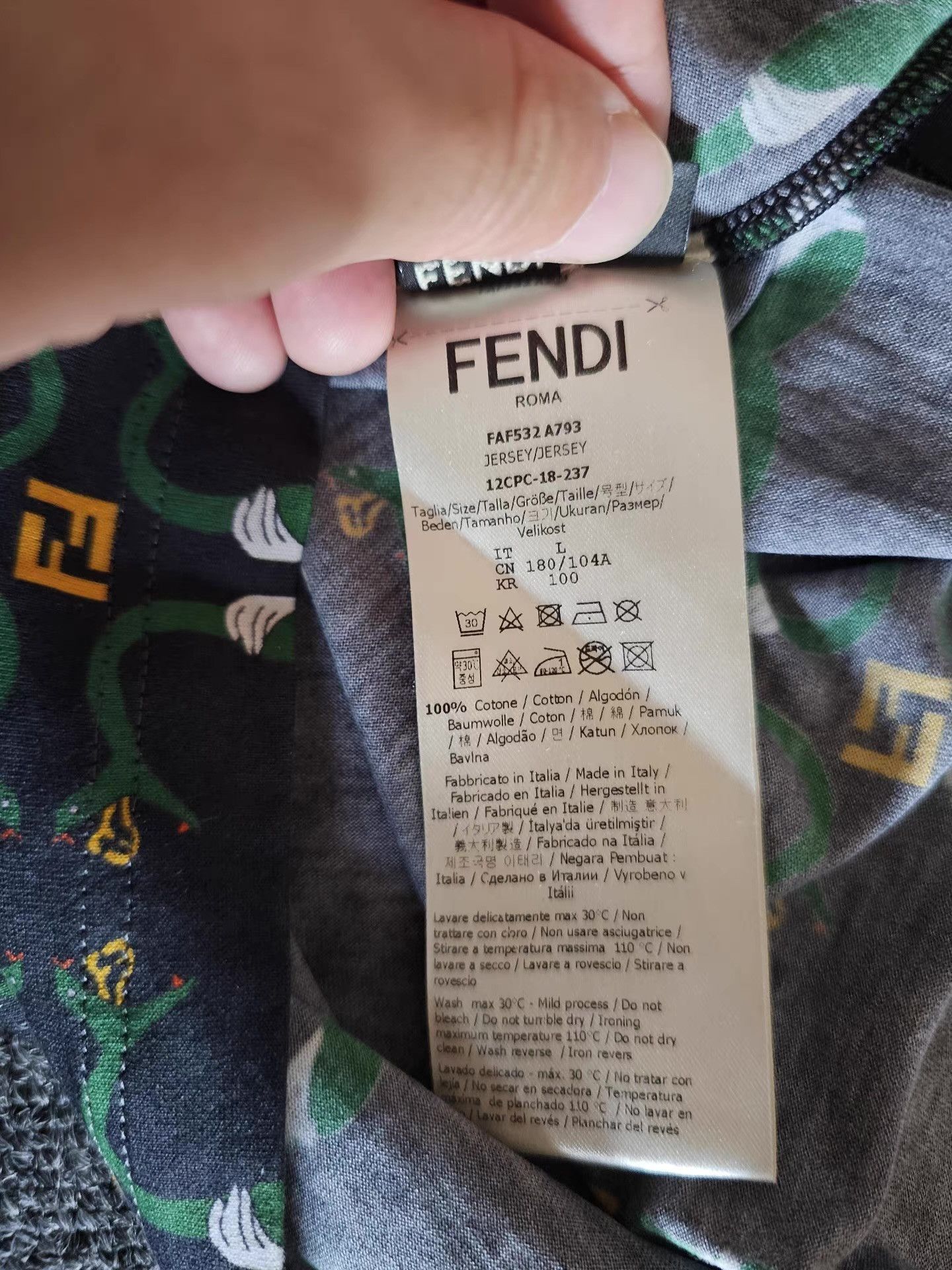 Fendi Fendi T-shirt Size US L / EU 52-54 / 3 - 5 Thumbnail