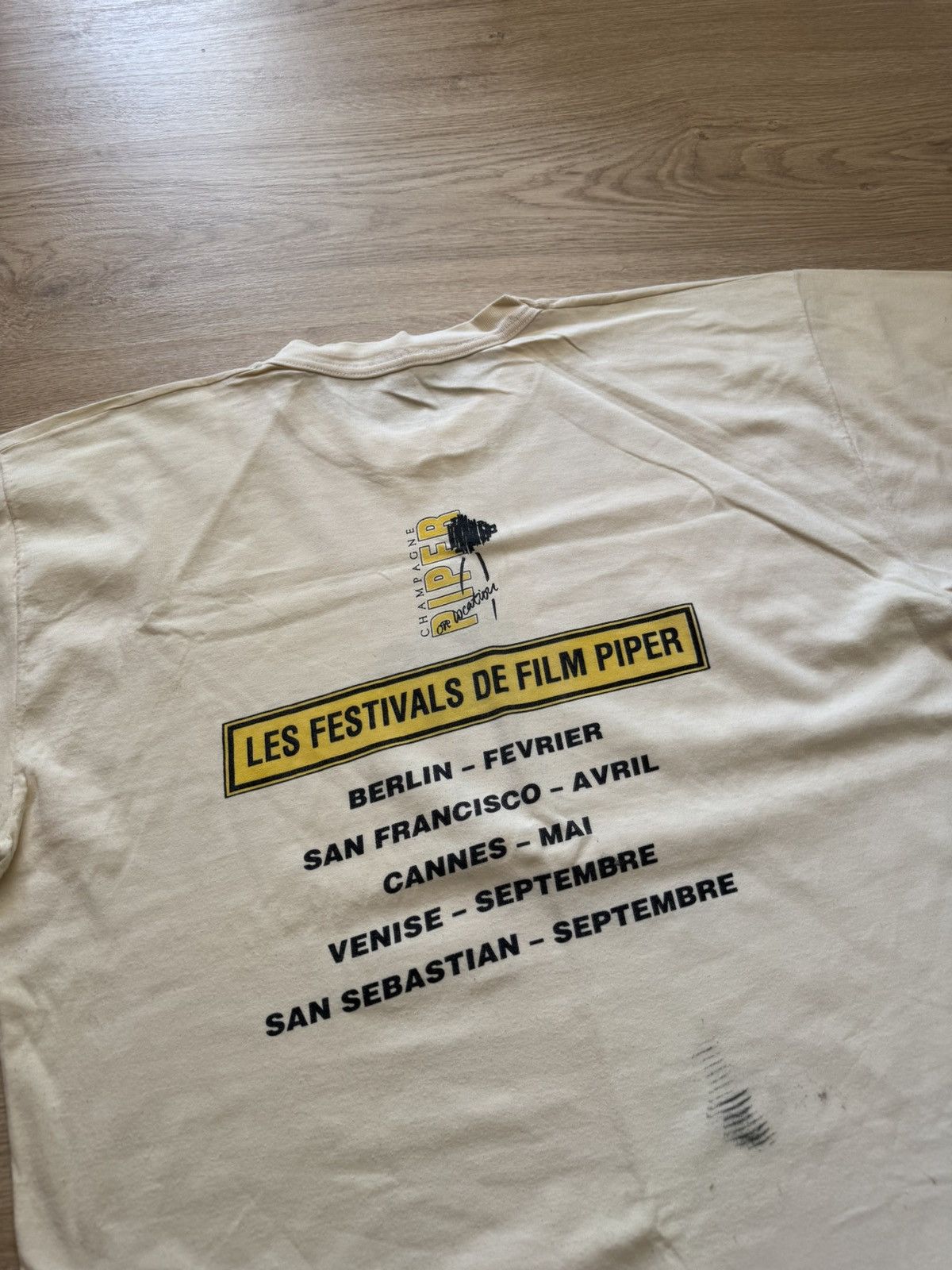 Vintage Vintage 90’s Piper Champagne Movie Festivals Cannes T-Shirt Size US XL / EU 56 / 4 - 7 Thumbnail