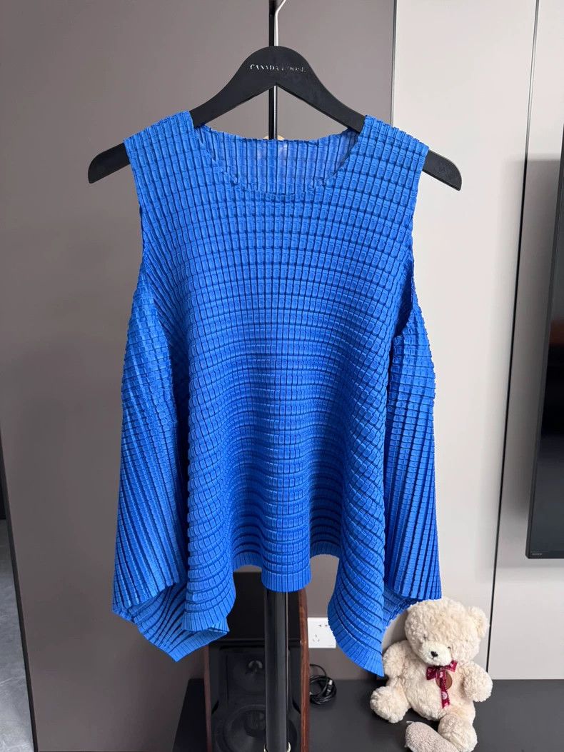 Issey Miyake size:3 Blue Waffle vest