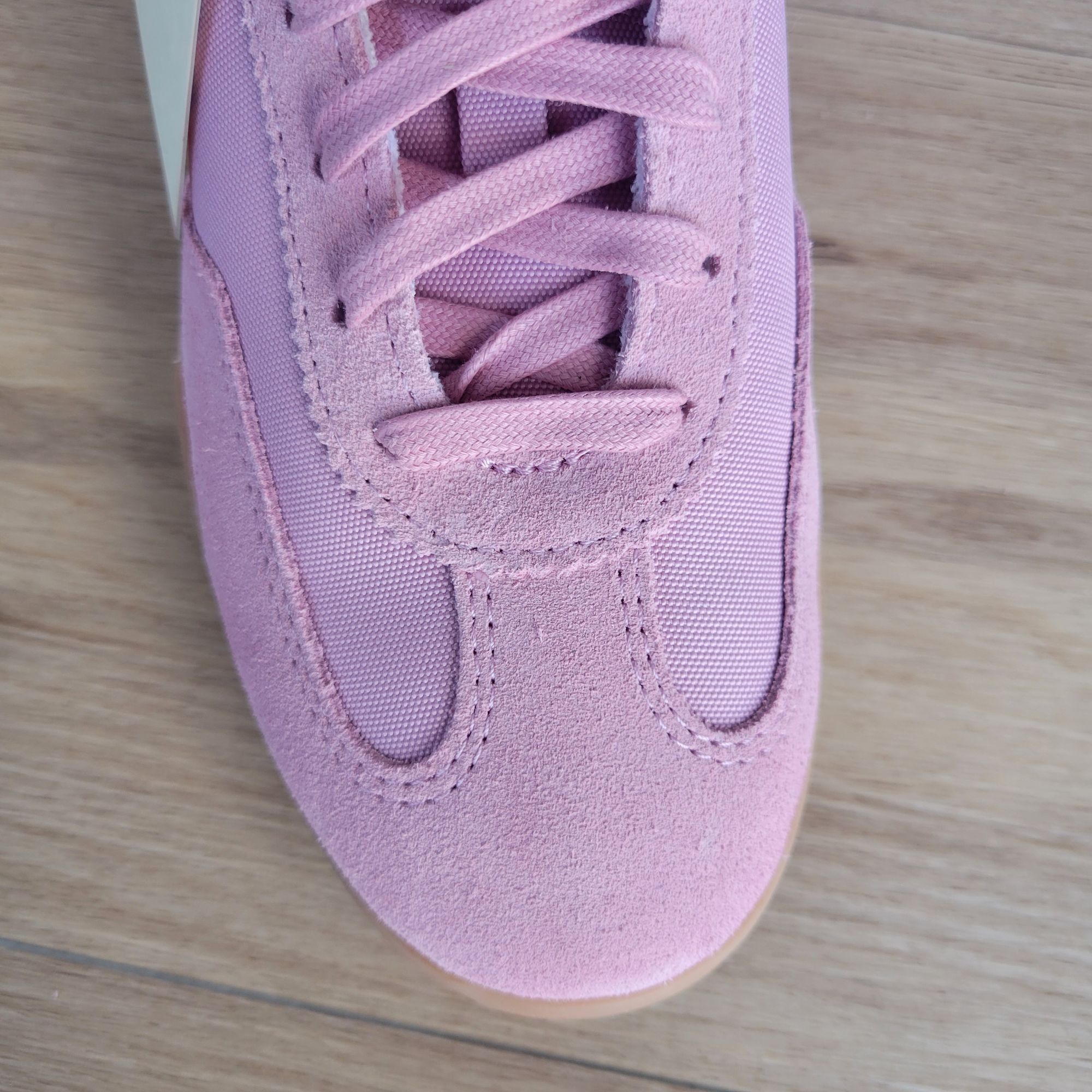 Converse ⭐Converse Run Star Trainer Ox Sz 7 Women Casual Shoes Suede Size US 7 / IT 37 - 11 Thumbnail