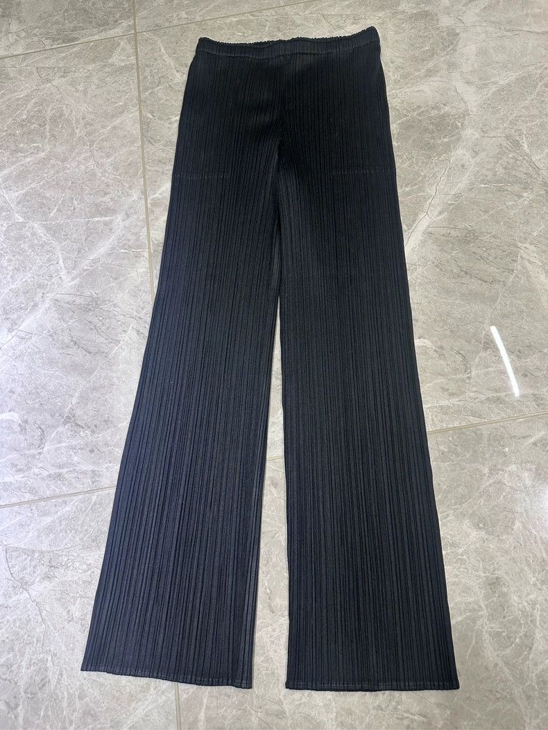 Issey Miyake Issey Miyake size:3 Black pleated trousers Size 31" - 2 Thumbnail