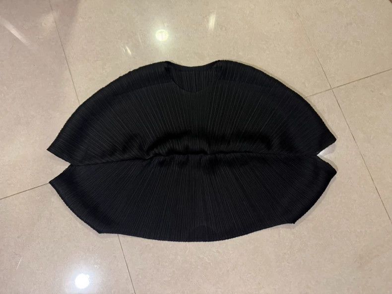 Issey Miyake Issey Miyake size:one size Black short-sleeved shirt Size M / US 6-8 / IT 42-44 - 2 Thumbnail