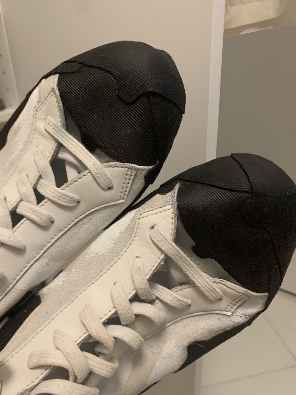 Yohji Yamamoto Black and white low top sneakers Size US 11 / EU 44 - 2 Thumbnail