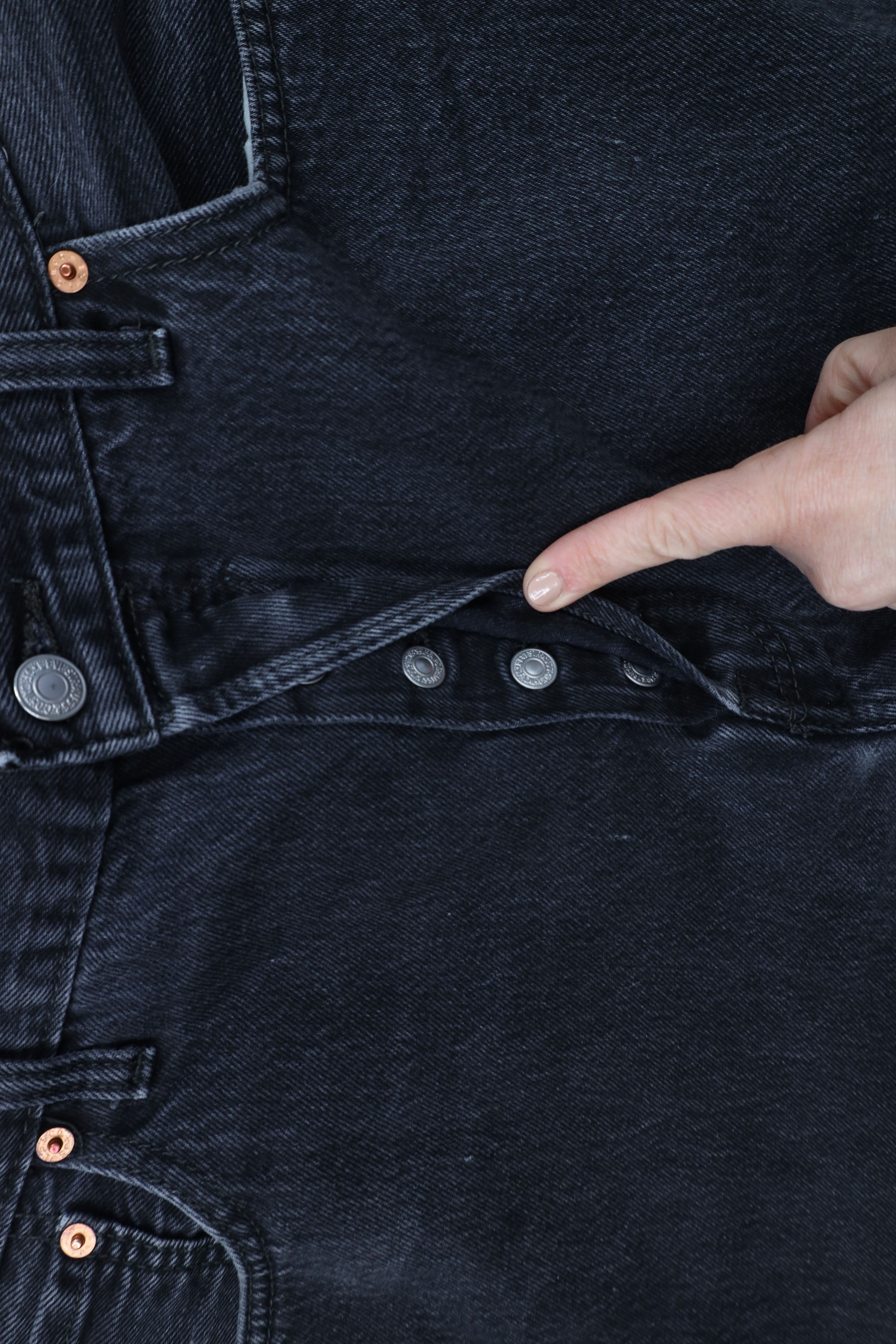 Levi's × Vintage Vintage Y2K Levis 501xx Fly Original Fit Denim Jeans Black Size US 40 / EU 56 - 8 Thumbnail