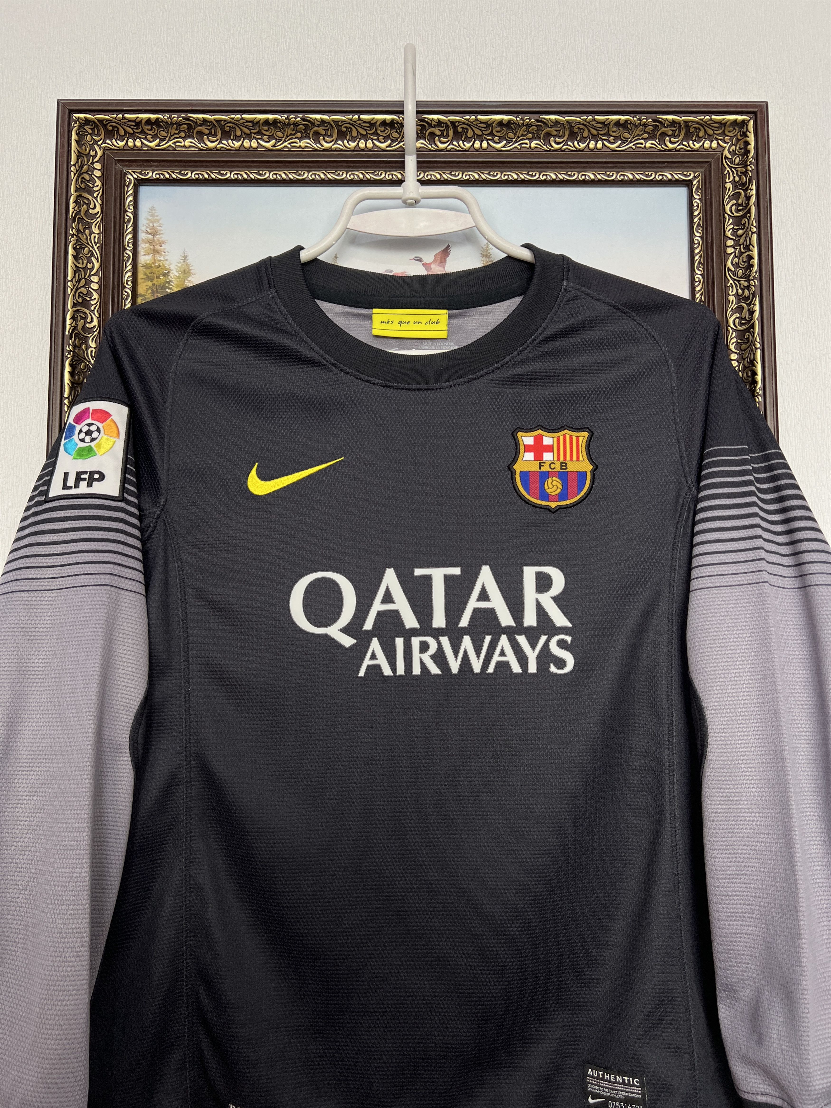 Nike Barcelona Goalkeeper football shirt 2013 Soccer Nike Boys M Size US XS / EU 42 / 0 - 2 Thumbnail