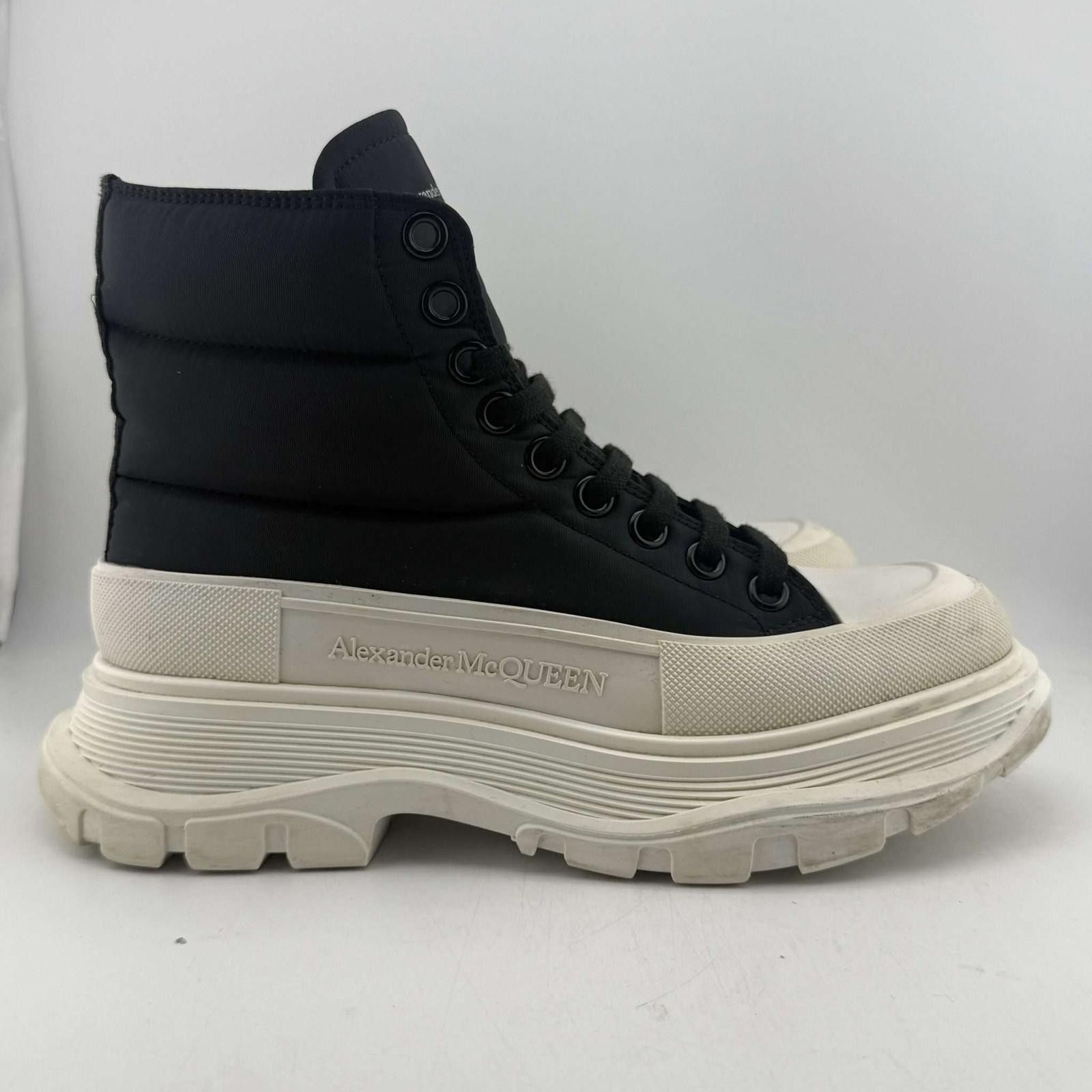 Alexander McQueen Alexander McQueen Tread Slick Boots Black White 37EU Size US 7 / EU 40 - 4 Thumbnail