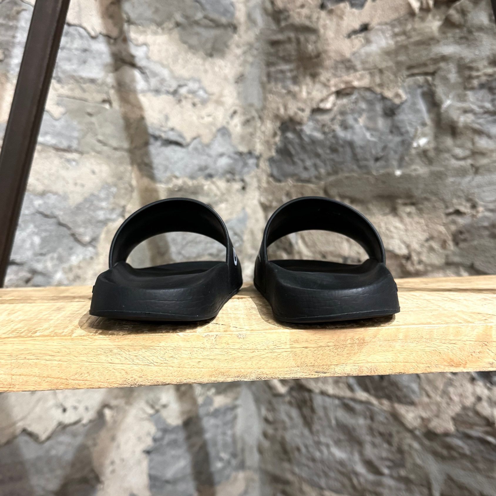 Givenchy Givenchy Black White Logo Rubber Slide Sandals Size US 5 / IT 35 - 5 Thumbnail