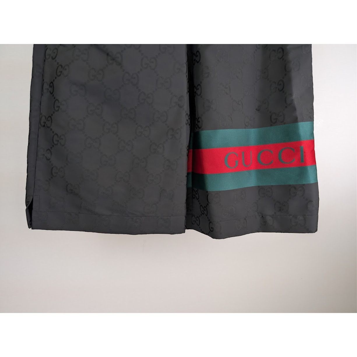 Gucci o1rshd1 Nylon Short Pant in Black/Green/Red Size US 32 / EU 48 - 3 Thumbnail