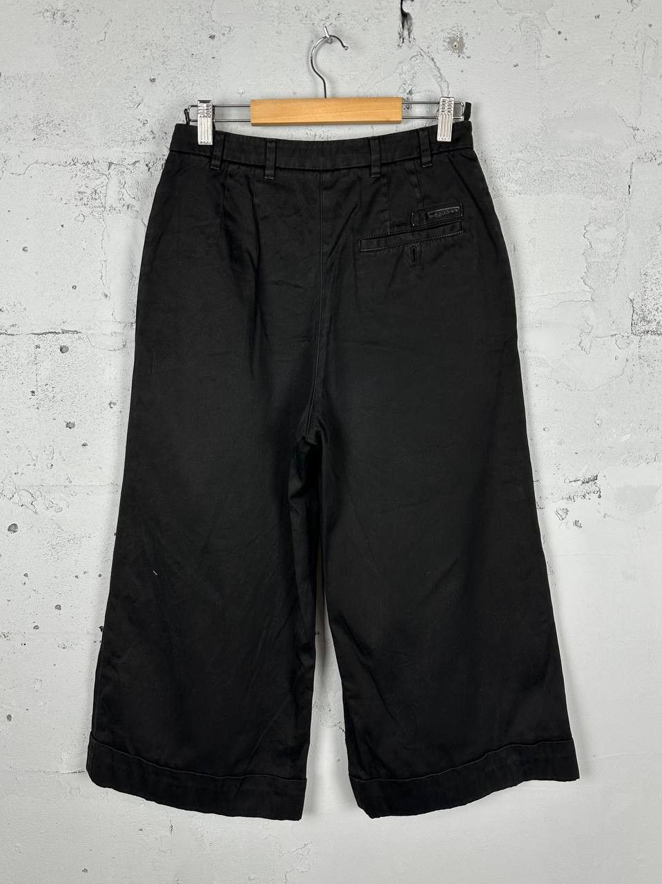 Prada Avant Garde Prada Black Culottes Pants Size 44 Size 30" / US 8 / IT 44 - 11 Thumbnail