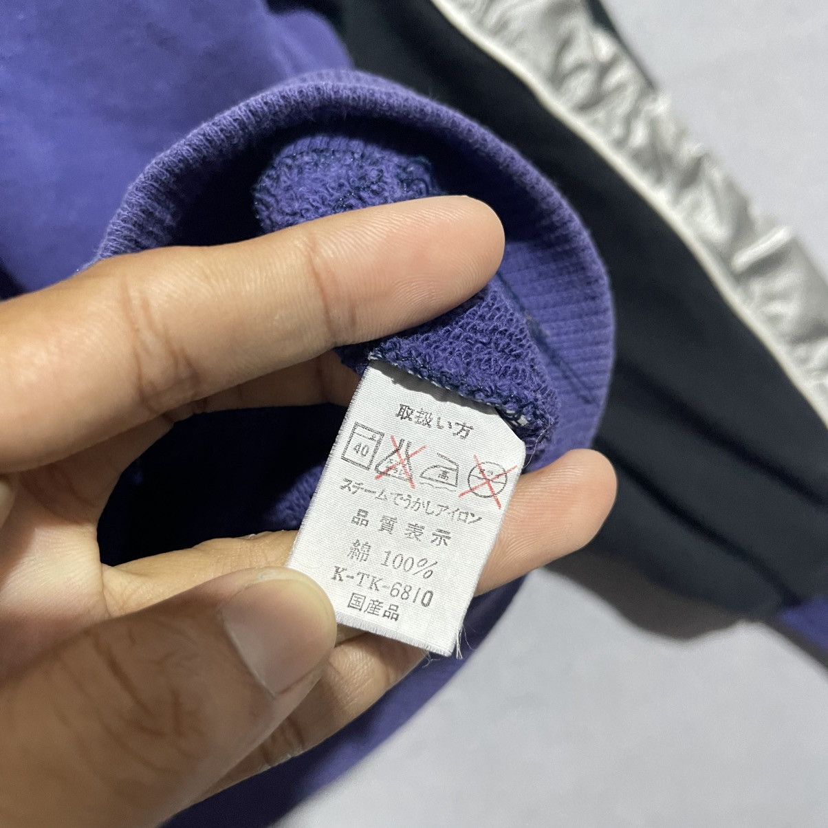 Japanese Brand Vintage 1990s B-29 Japan “We Only Have The Best” Sweatshirt Size US L / EU 52-54 / 3 - 9 Thumbnail