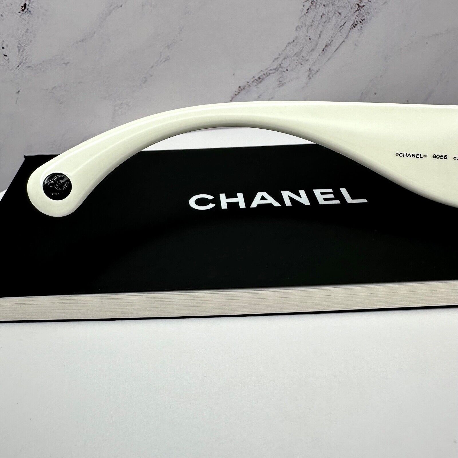 New CHANEL Black White Cat Eye Sunglasses CC Logo Authentic