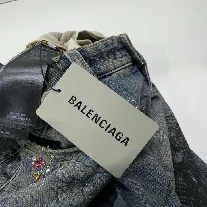 Balenciaga Balenciaga SS23 Graffiti Print Loose Jeans 0079-2507 Size US 27 - 6 Thumbnail